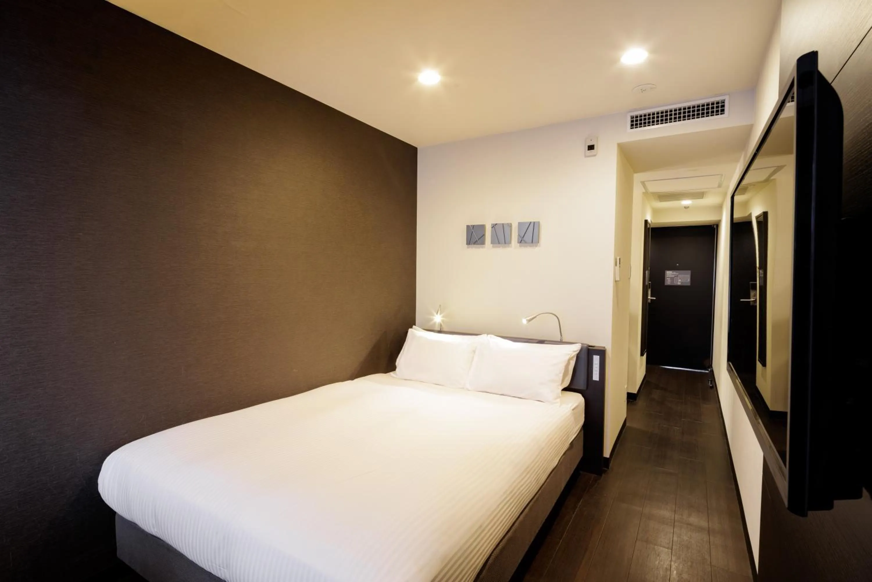 Photo of the whole room, Bed in HOTEL AMANEK Osaka Namba