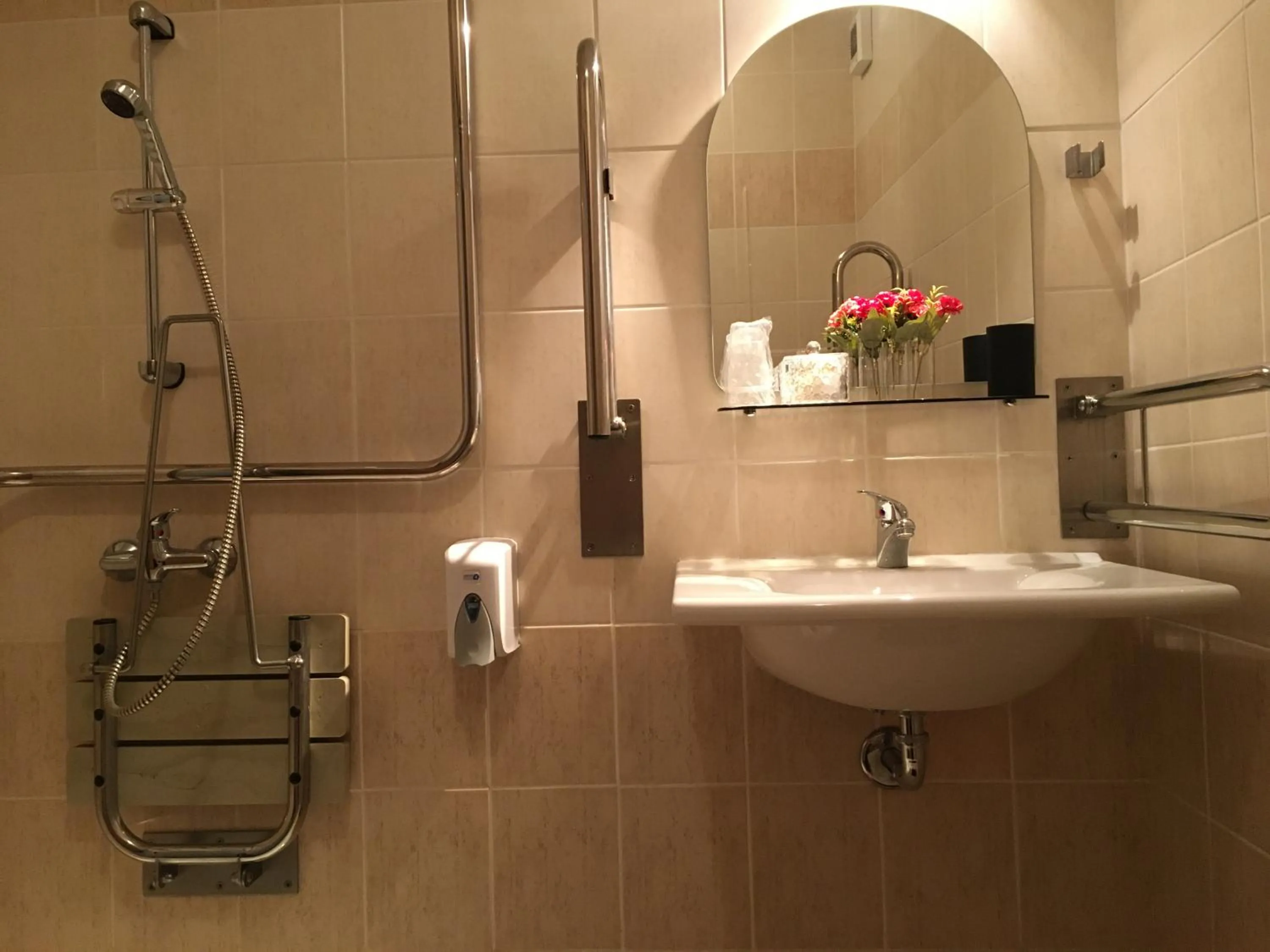 Shower in Ubytovanie KRAS