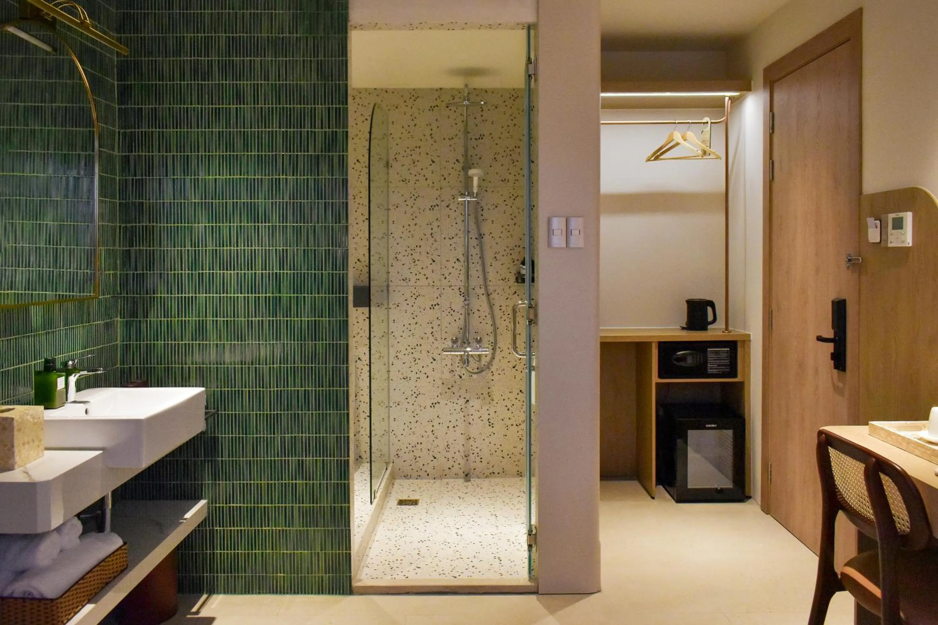 Bathroom in Aizen Stay - District 1
