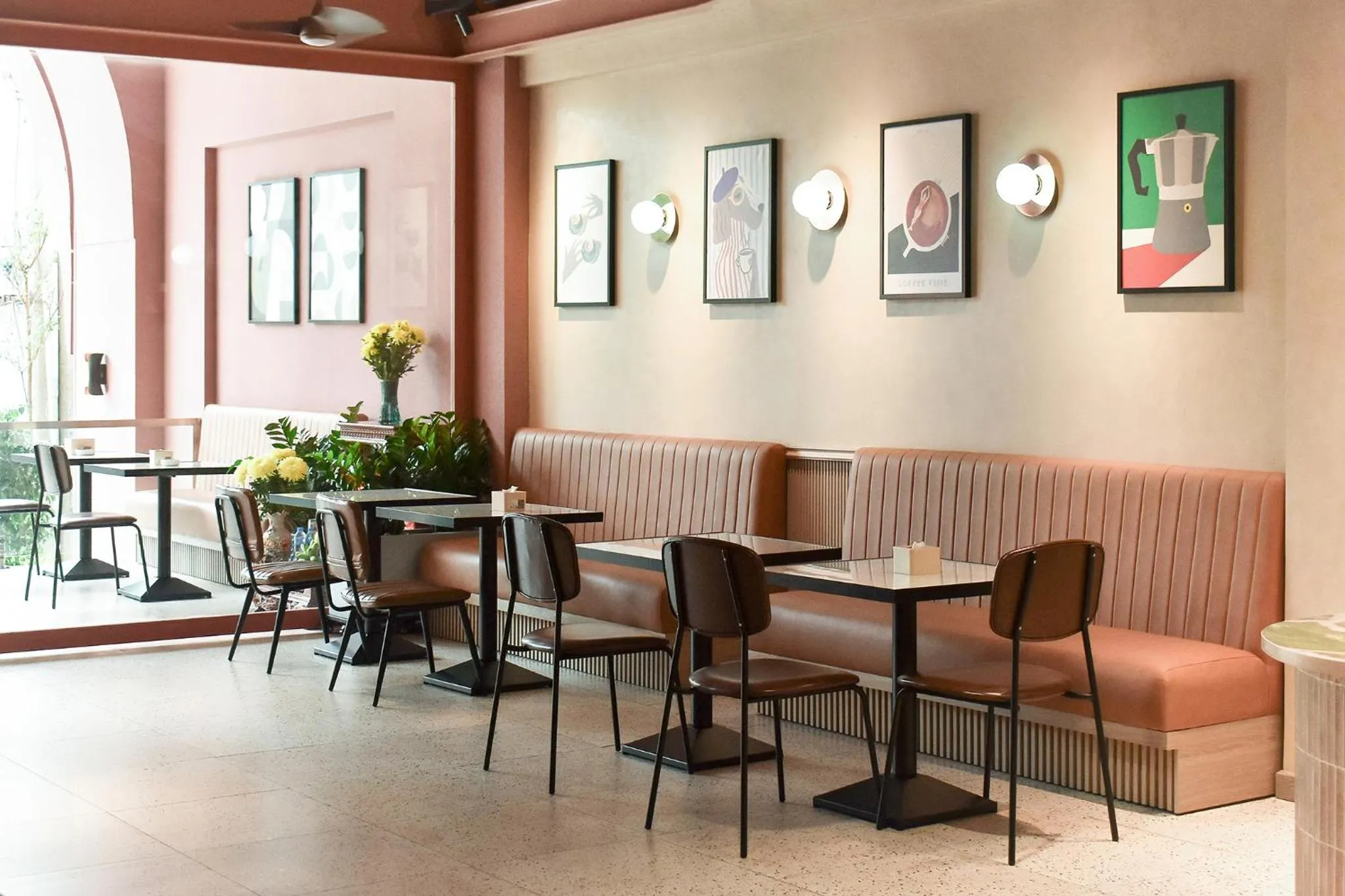 Seating area in Aizen Stay - District 1