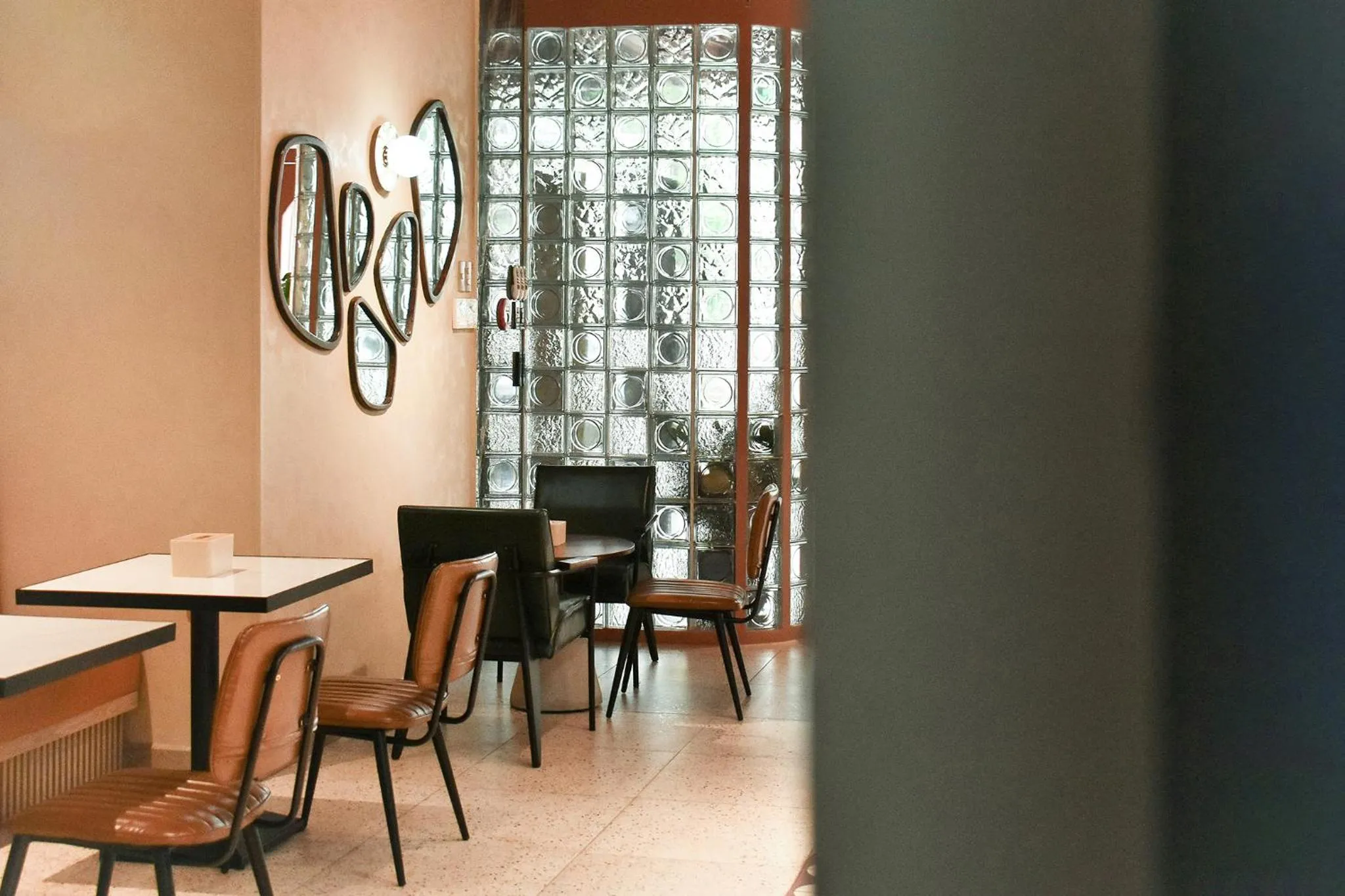 Living room in Aizen Stay - District 1