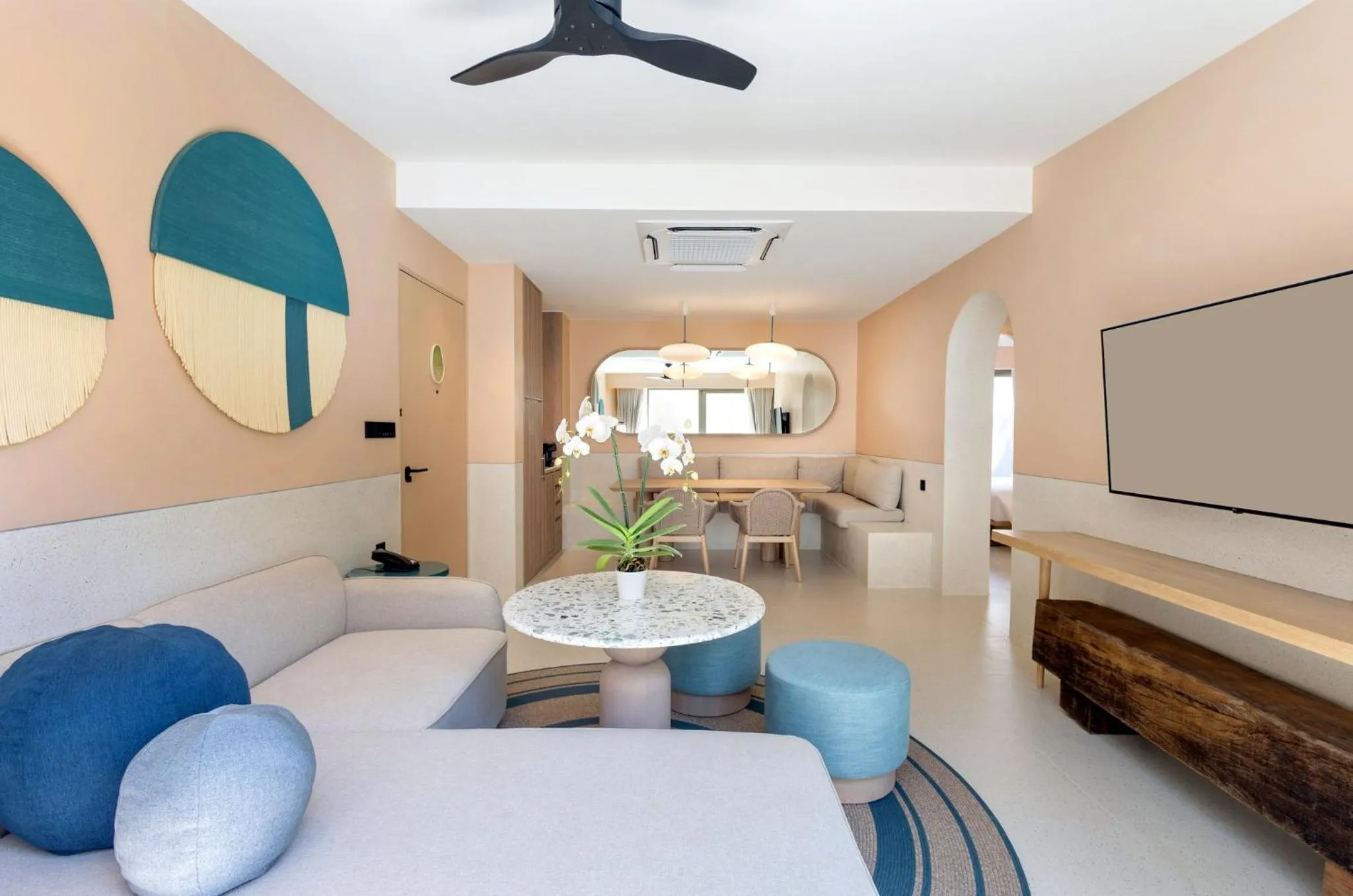 Swimming pool, Bed in Centara Karon Villas Phuket