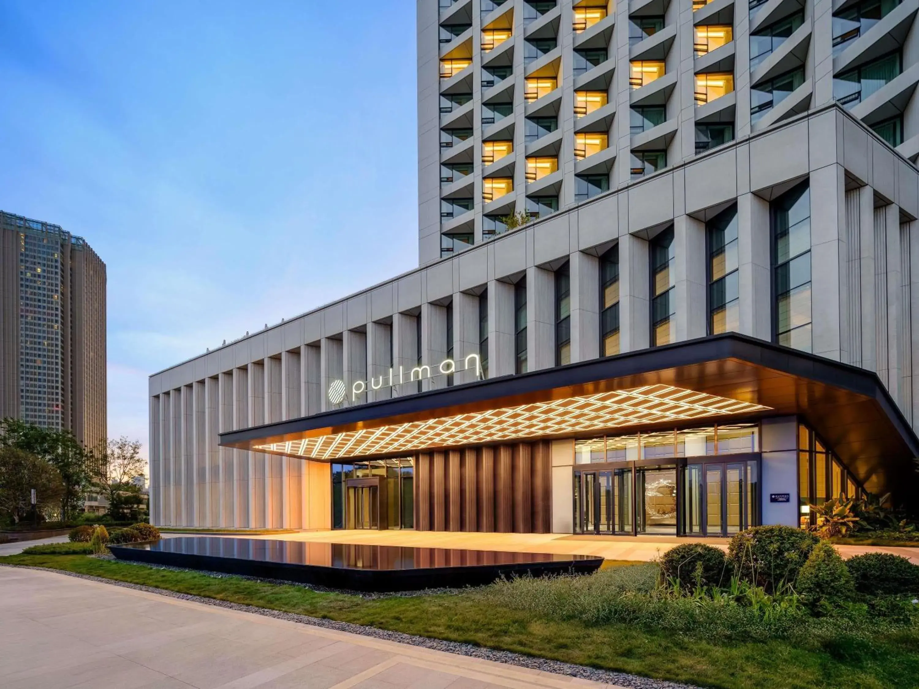 Property building in Pullman Chongqing Xiyue Property building in Pullman Chongqing Xiyue