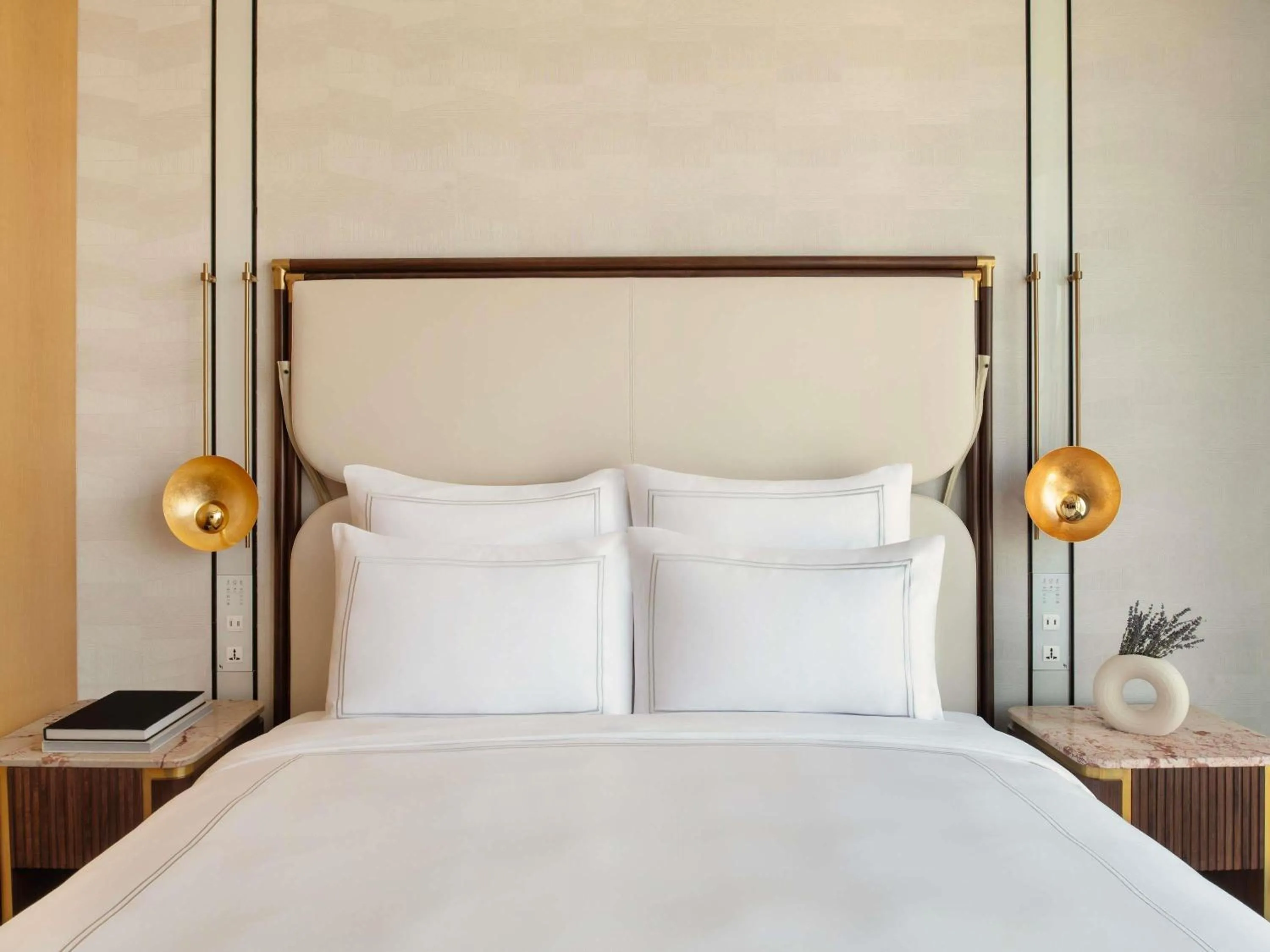 Bedroom, Bed in Swissôtel Corniche Park Towers Doha