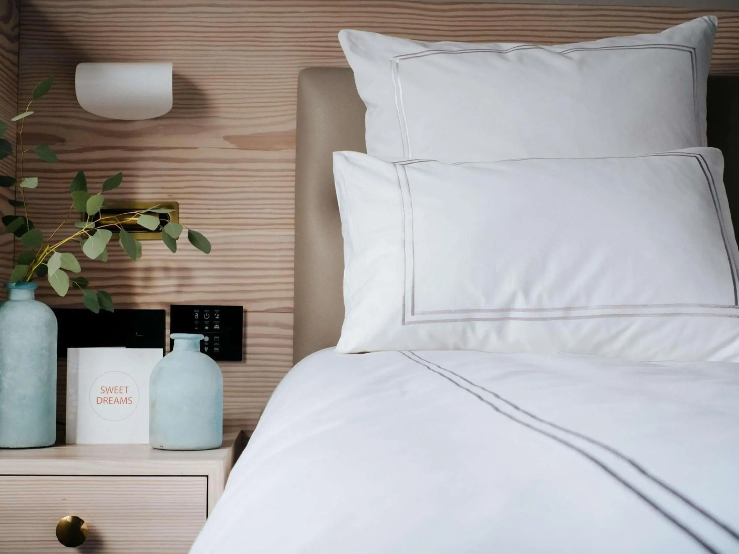 Executive Room with Lounge Access in Swissôtel Corniche Park Towers Doha Executive Room with Lounge Access in Swissôtel Corniche Park Towers Doha