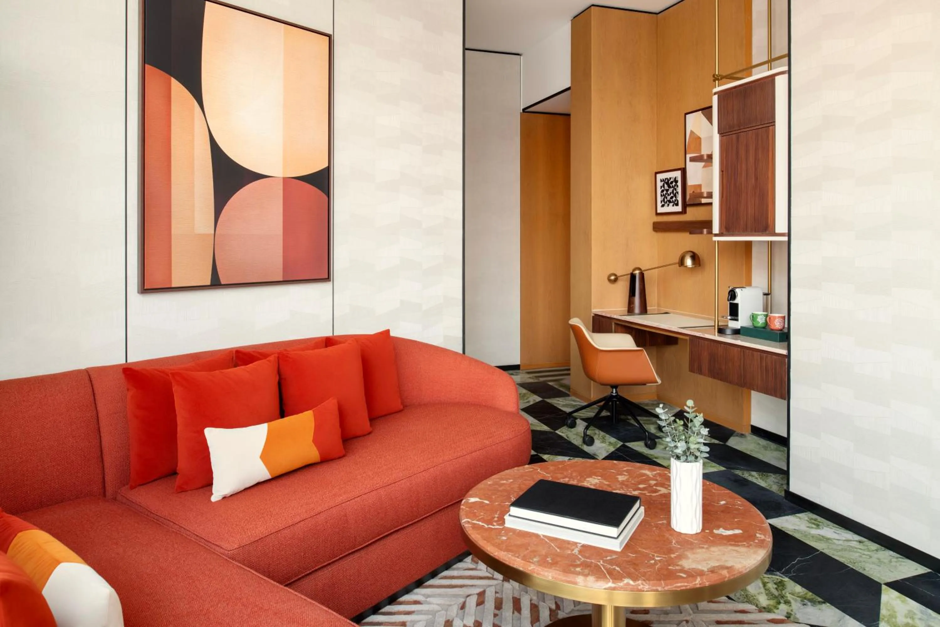 Living room in Swissôtel Corniche Park Towers Doha