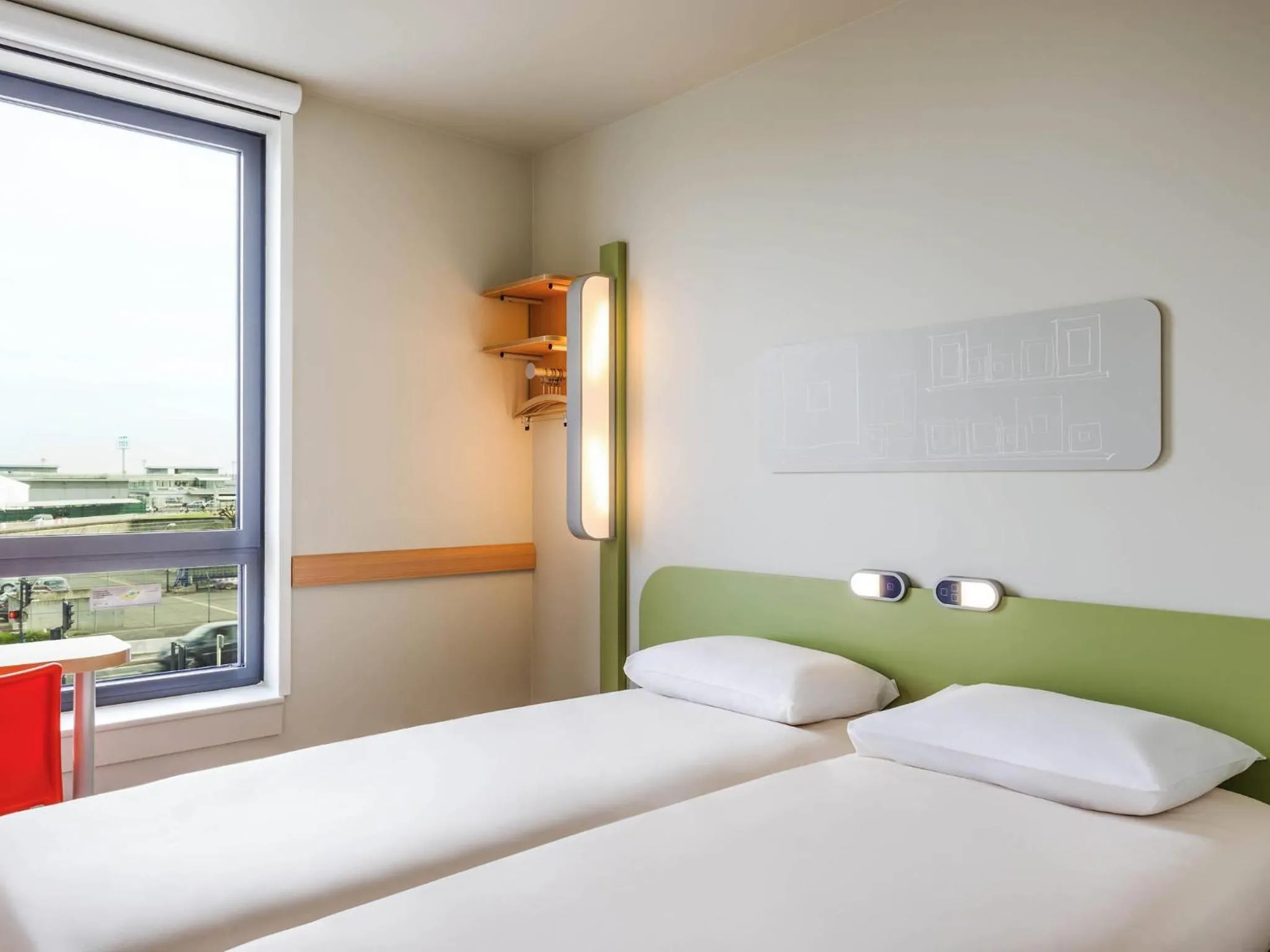Bedroom, Bed in ibis budget Paris Coeur d'Orly Airport