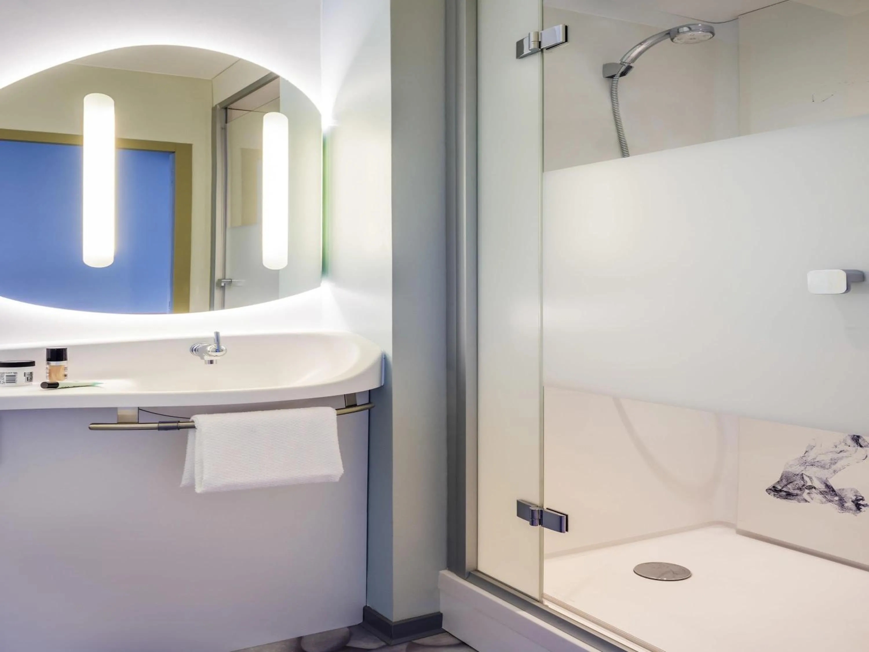 Bedroom in ibis budget Paris Coeur d'Orly Airport