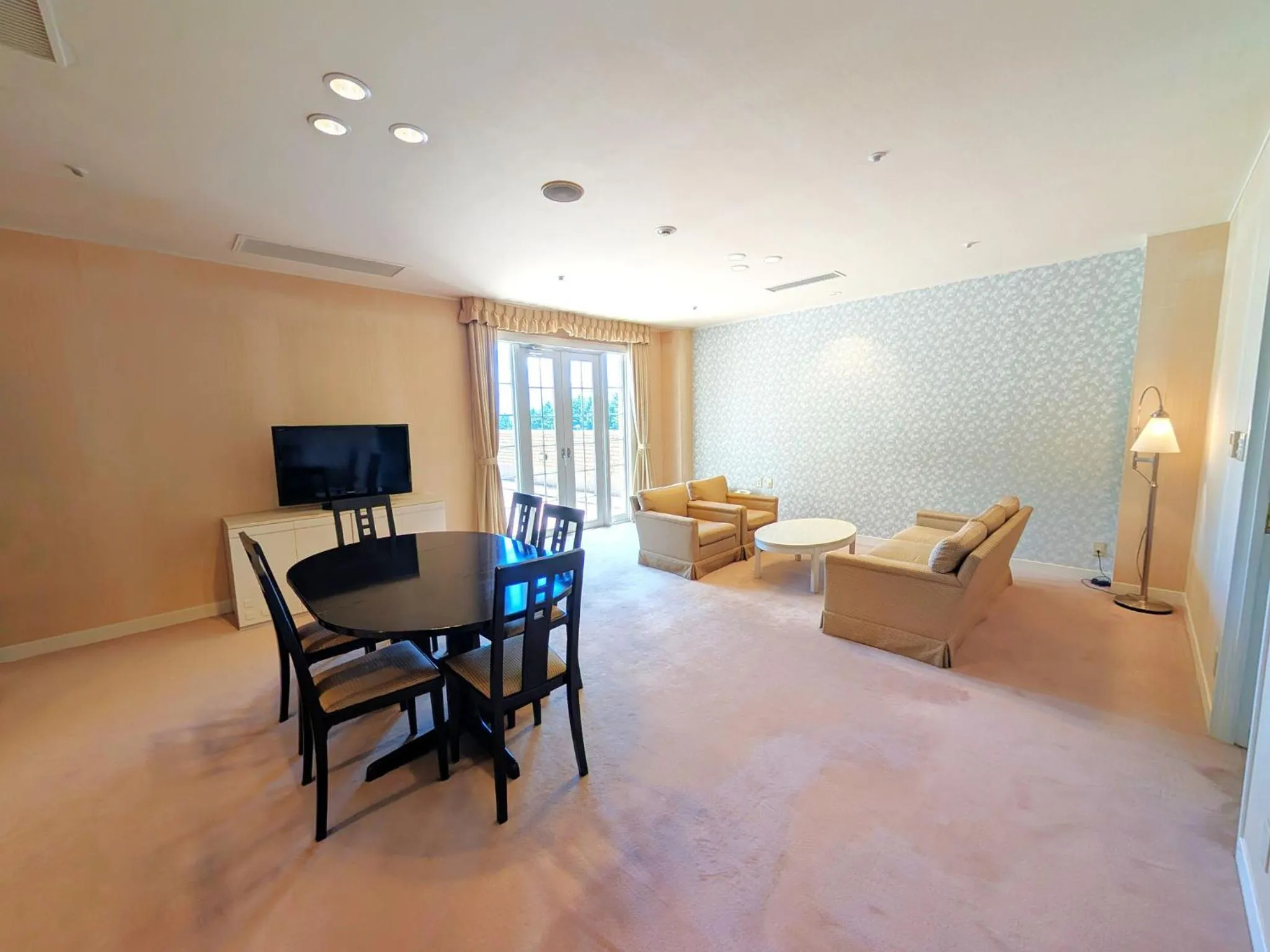 Photo of the whole room in Yugashima Golf Club & Hotel Resort