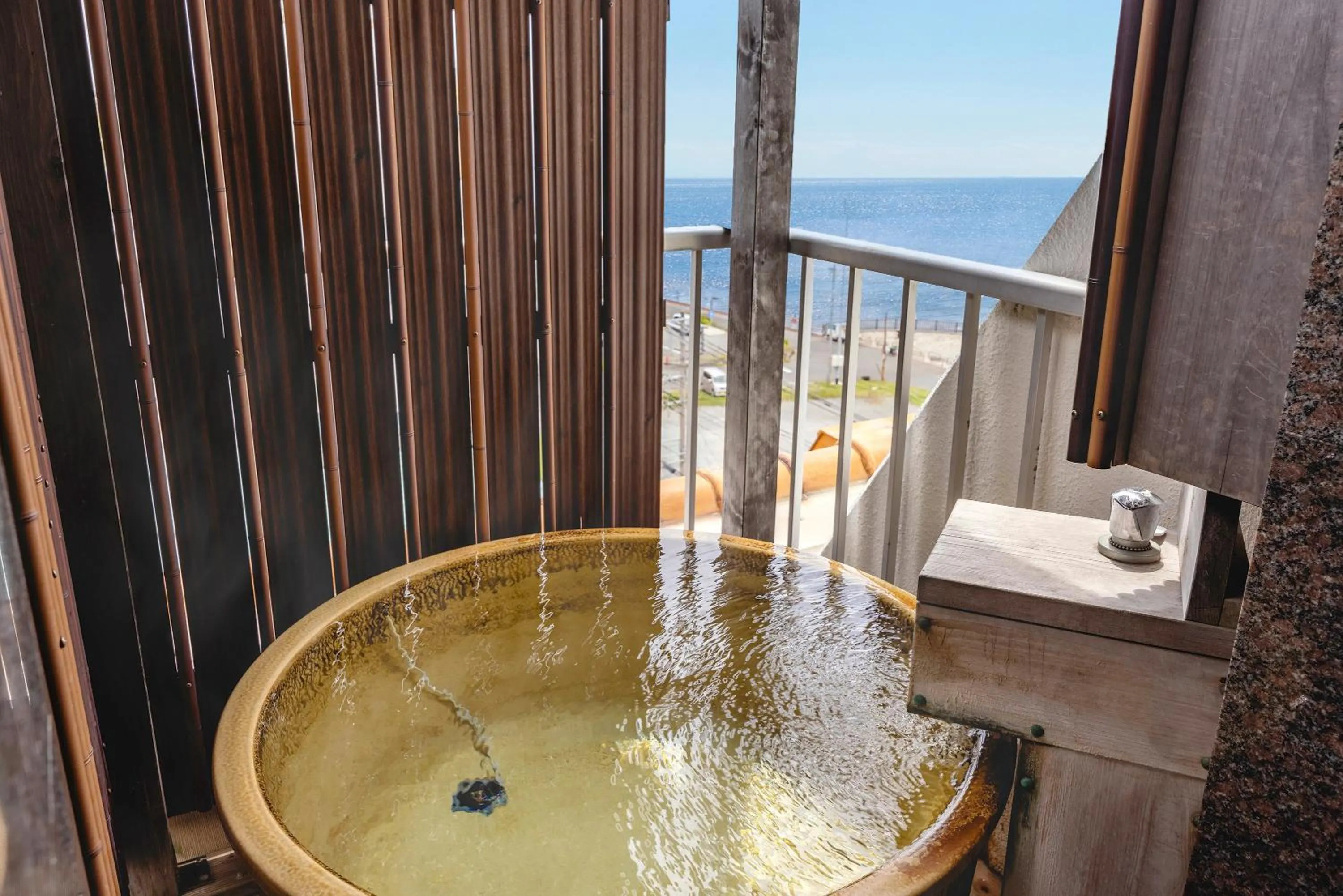 Hot Spring Bath in Shinyu no Yado SAZANA