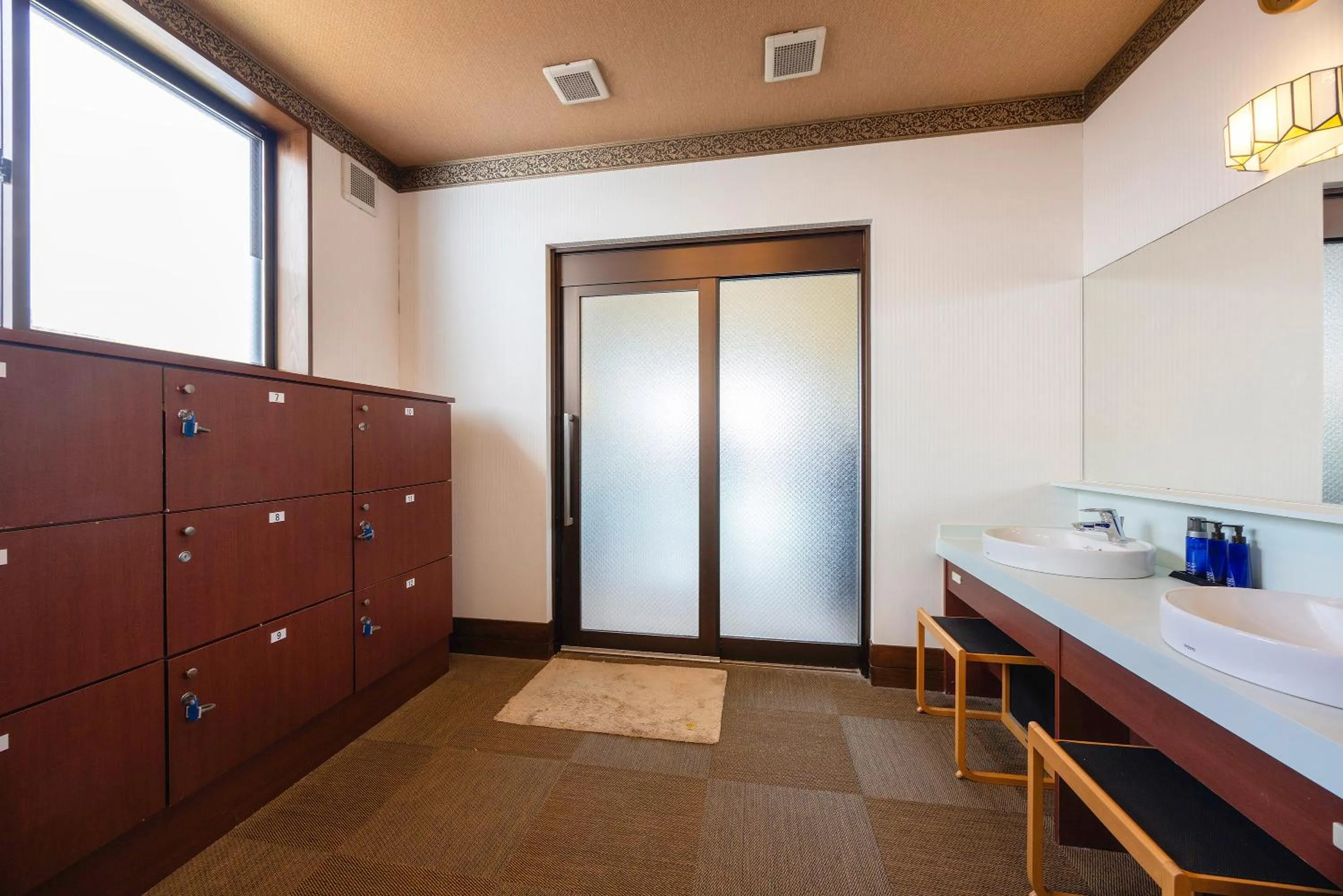 Hot Spring Bath in Shinyu no Yado SAZANA