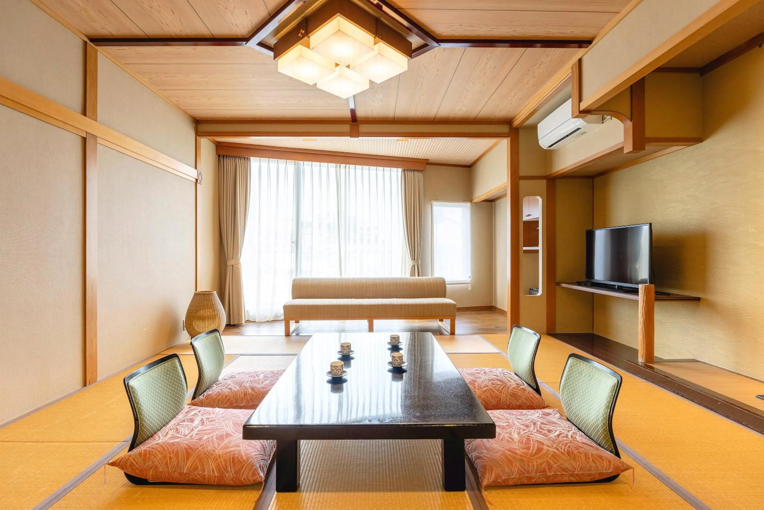 Living room in Shinyu no Yado SAZANA