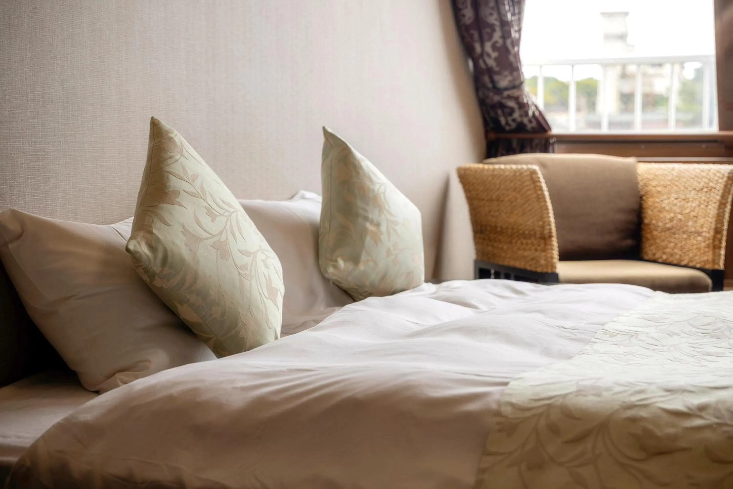 Photo of the whole room, Bed in Shinyu no Yado SAZANA