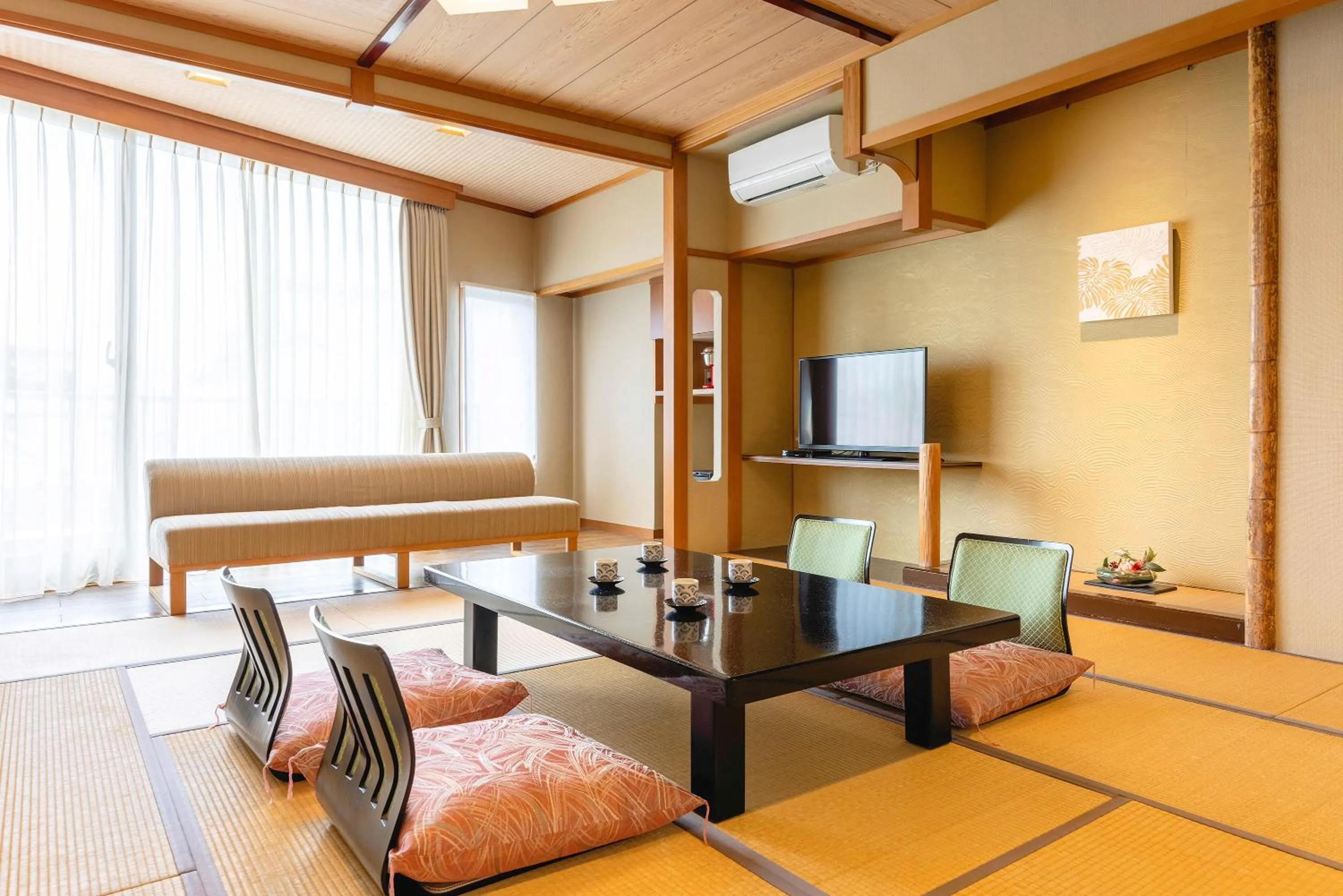 Photo of the whole room in Shinyu no Yado SAZANA