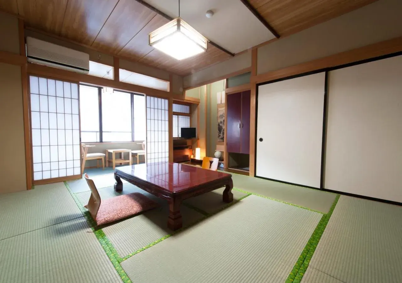 Japanese-Style Standard Room with Shared Bathroom in 筋肉と自然と遊ぶ宿 田島館 Japanese-Style Standard Room with Shared Bathroom in 筋肉と自然と遊ぶ宿 田島館