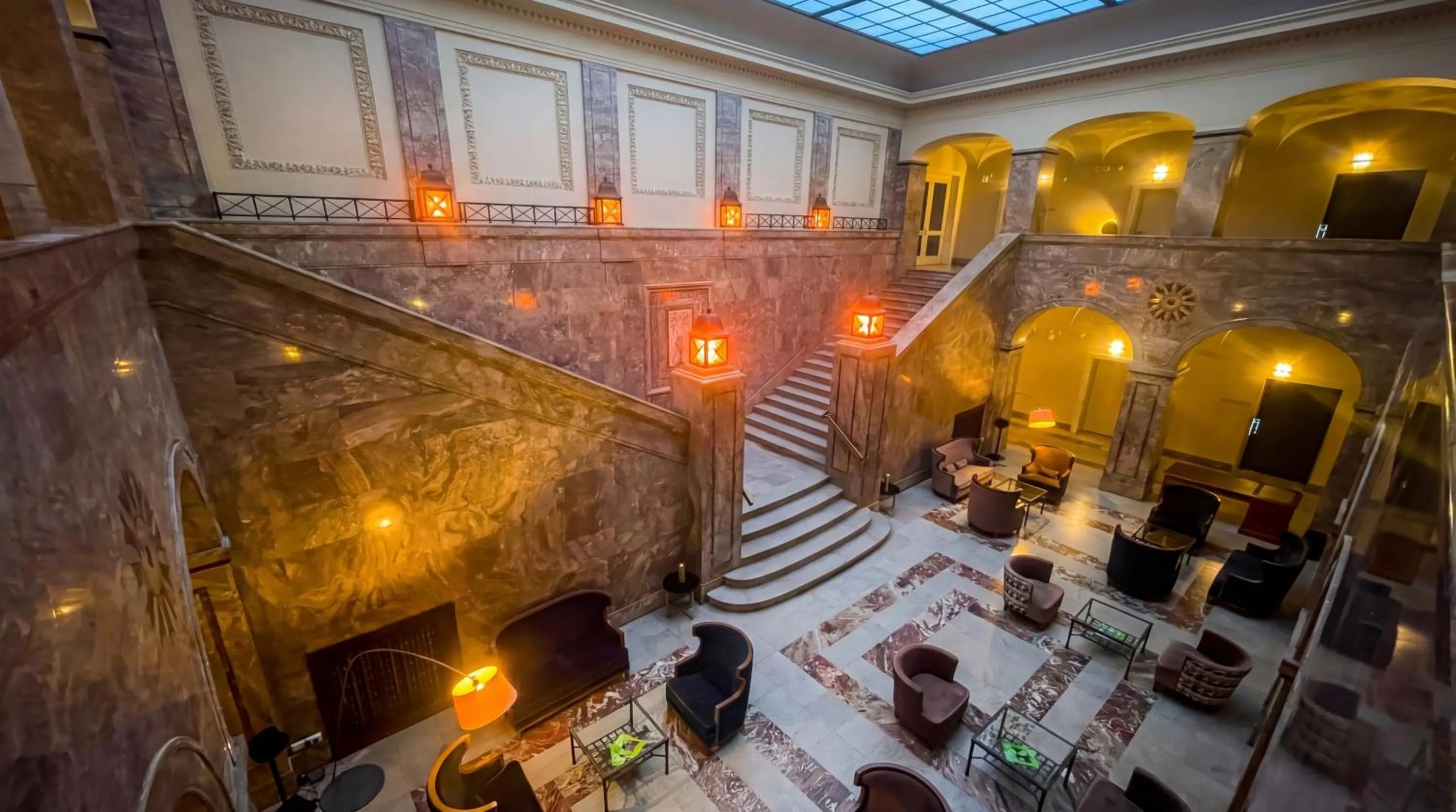 Lobby or reception in H24 Parkhotel Thale
