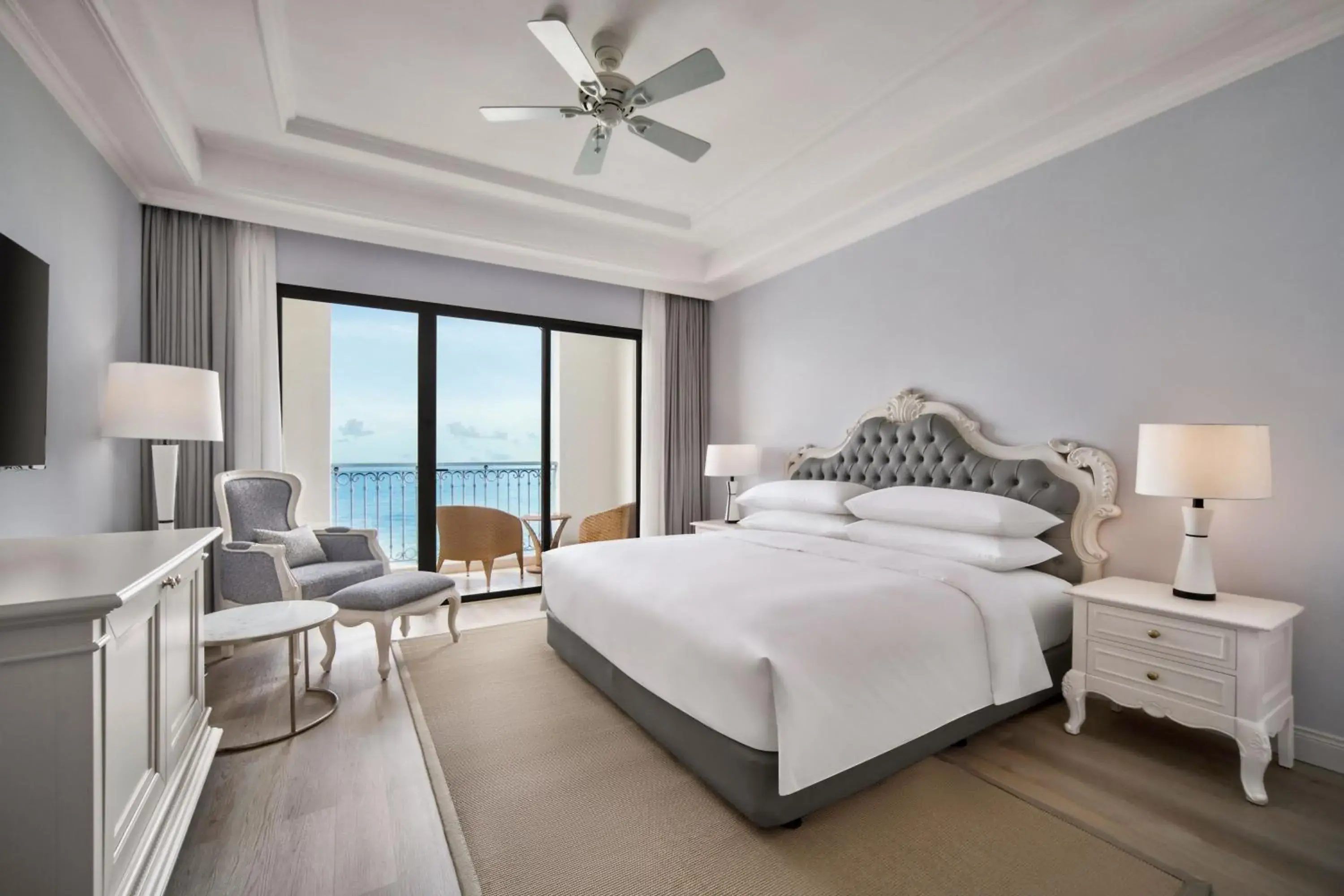 Photo of the whole room, Bed in Sheraton Phu Quoc Long Beach Resort Photo of the whole room, Bed in Sheraton Phu Quoc Long Beach Resort