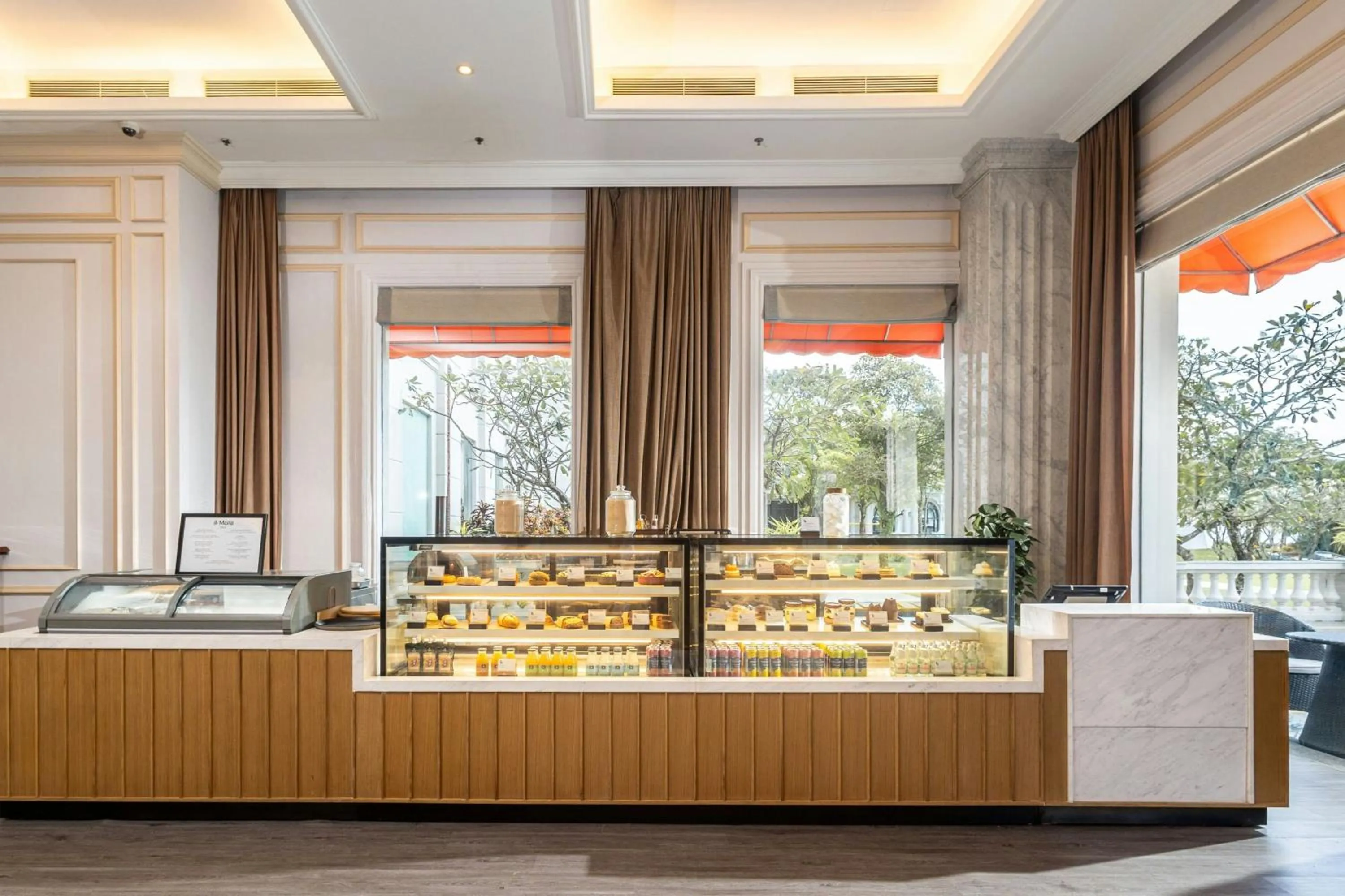 Restaurant/places to eat in Sheraton Phu Quoc Long Beach Resort