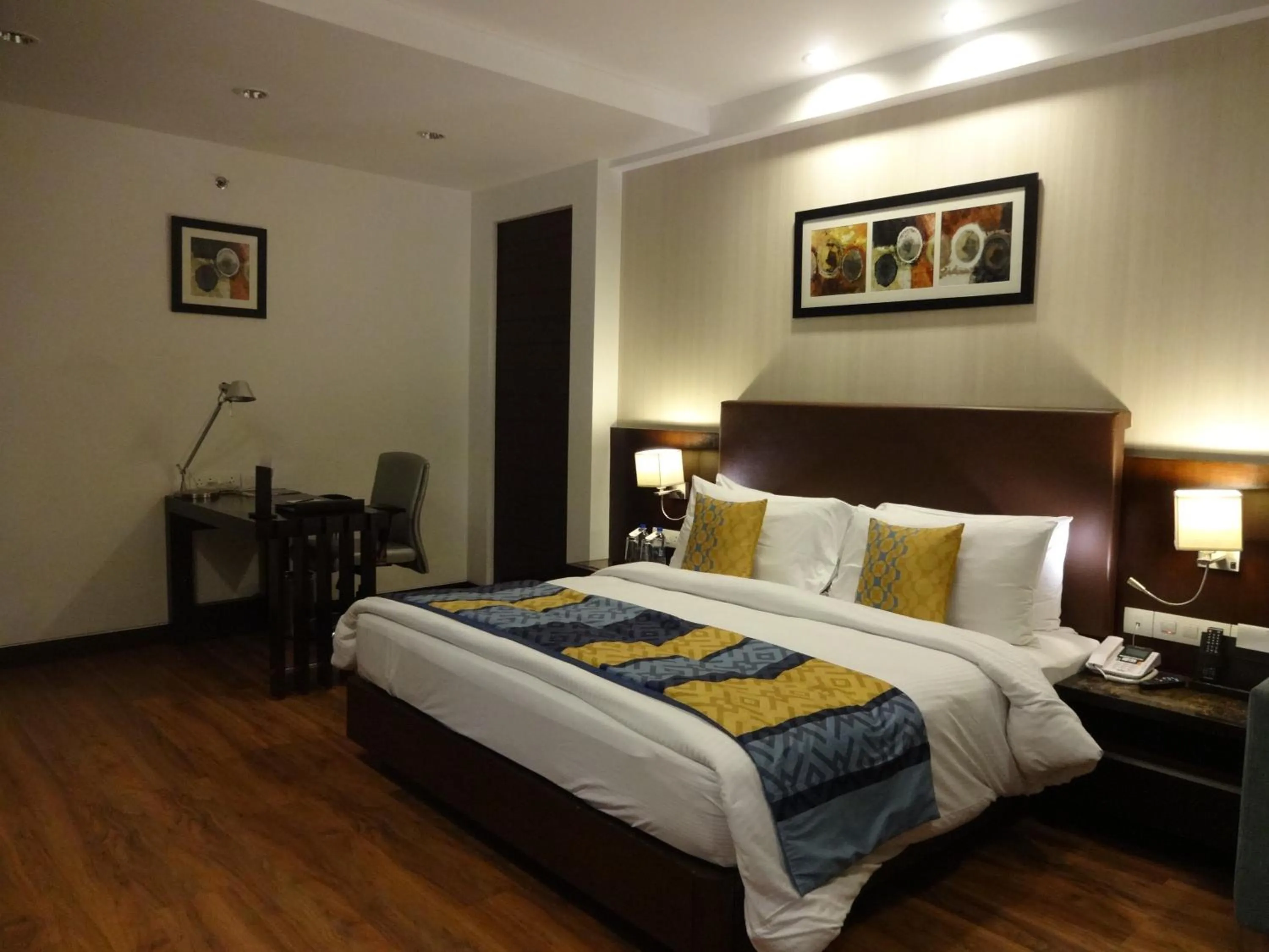 Photo of the whole room, Bed in Fortune Park Orange, Sidhrawali, Gurugram - Member ITC Hotels' Group