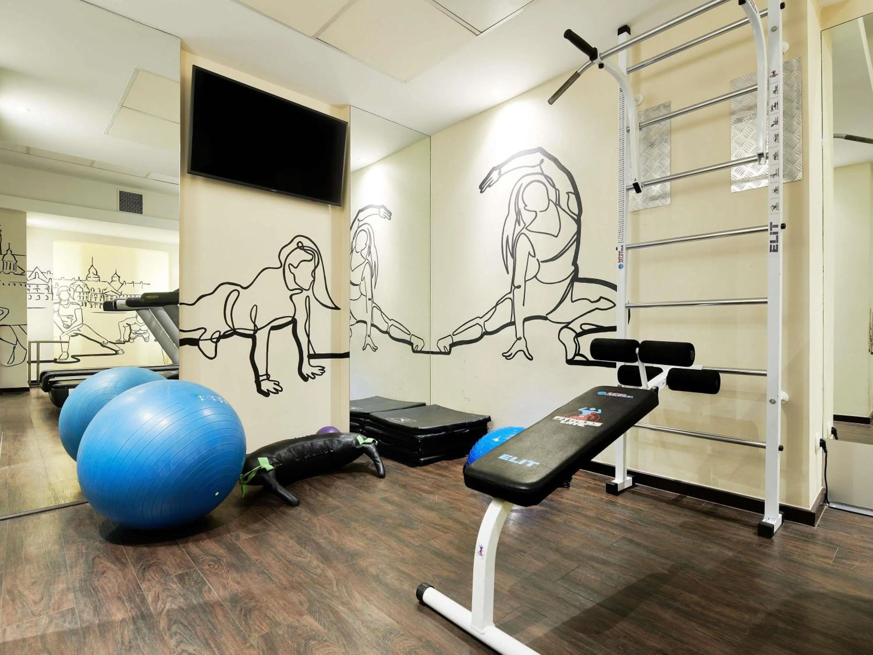 Fitness centre/facilities in Mercure Warszawa Grand