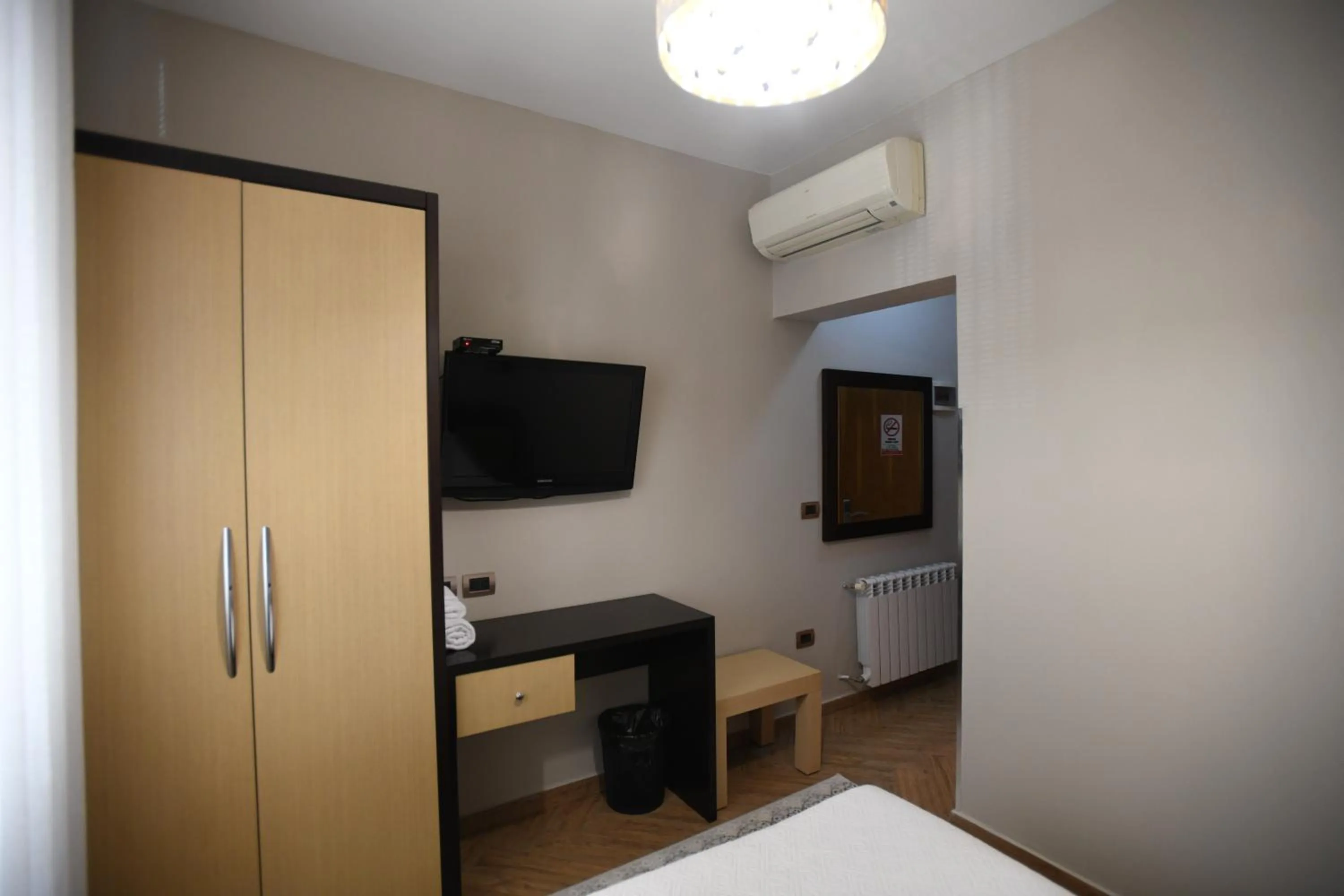 TV and multimedia, Bed in Hotel Gega