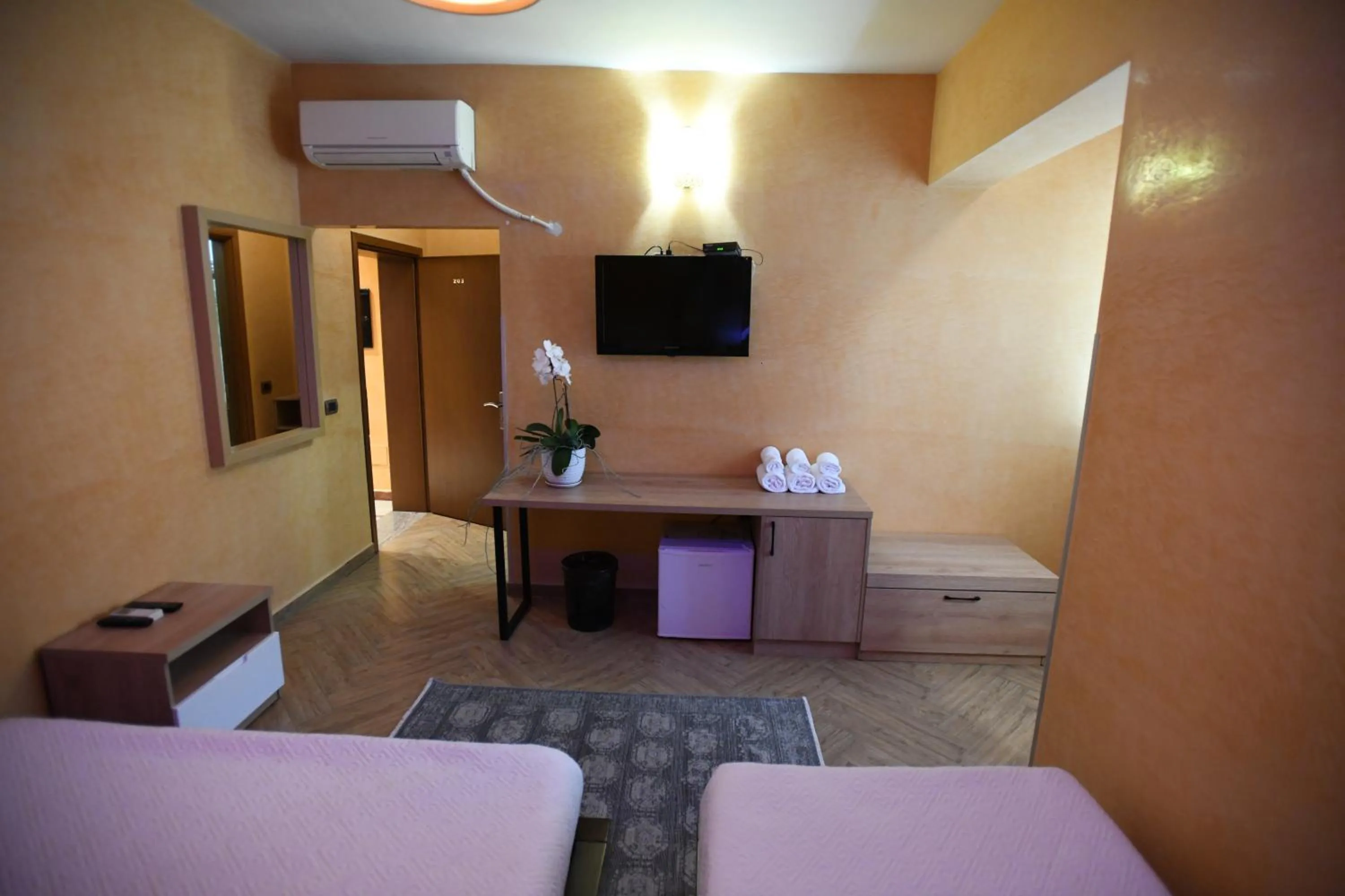 TV and multimedia, Bed in Hotel Gega