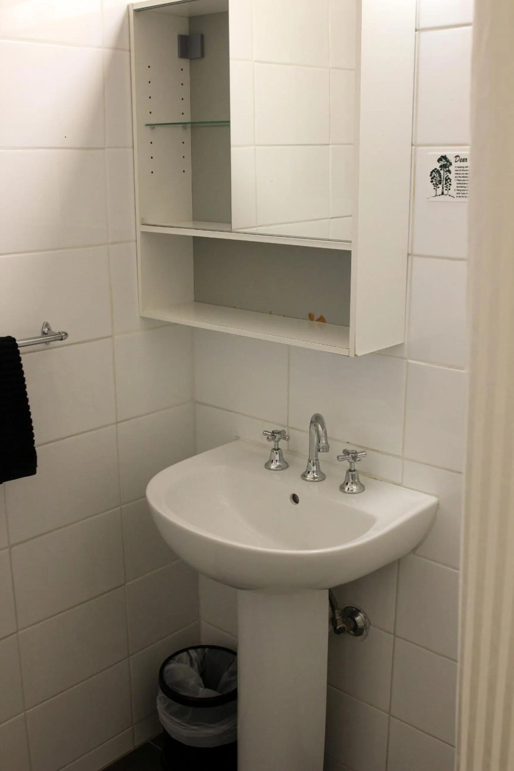 Bathroom in Inverell Motel