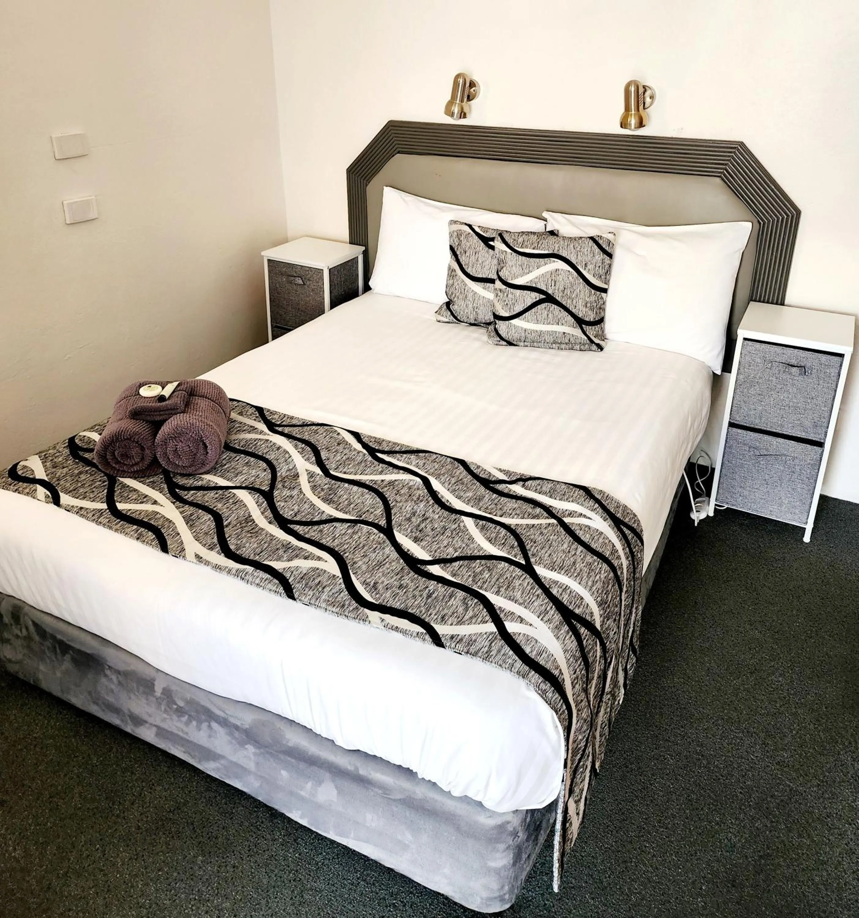 Bed in Inverell Motel