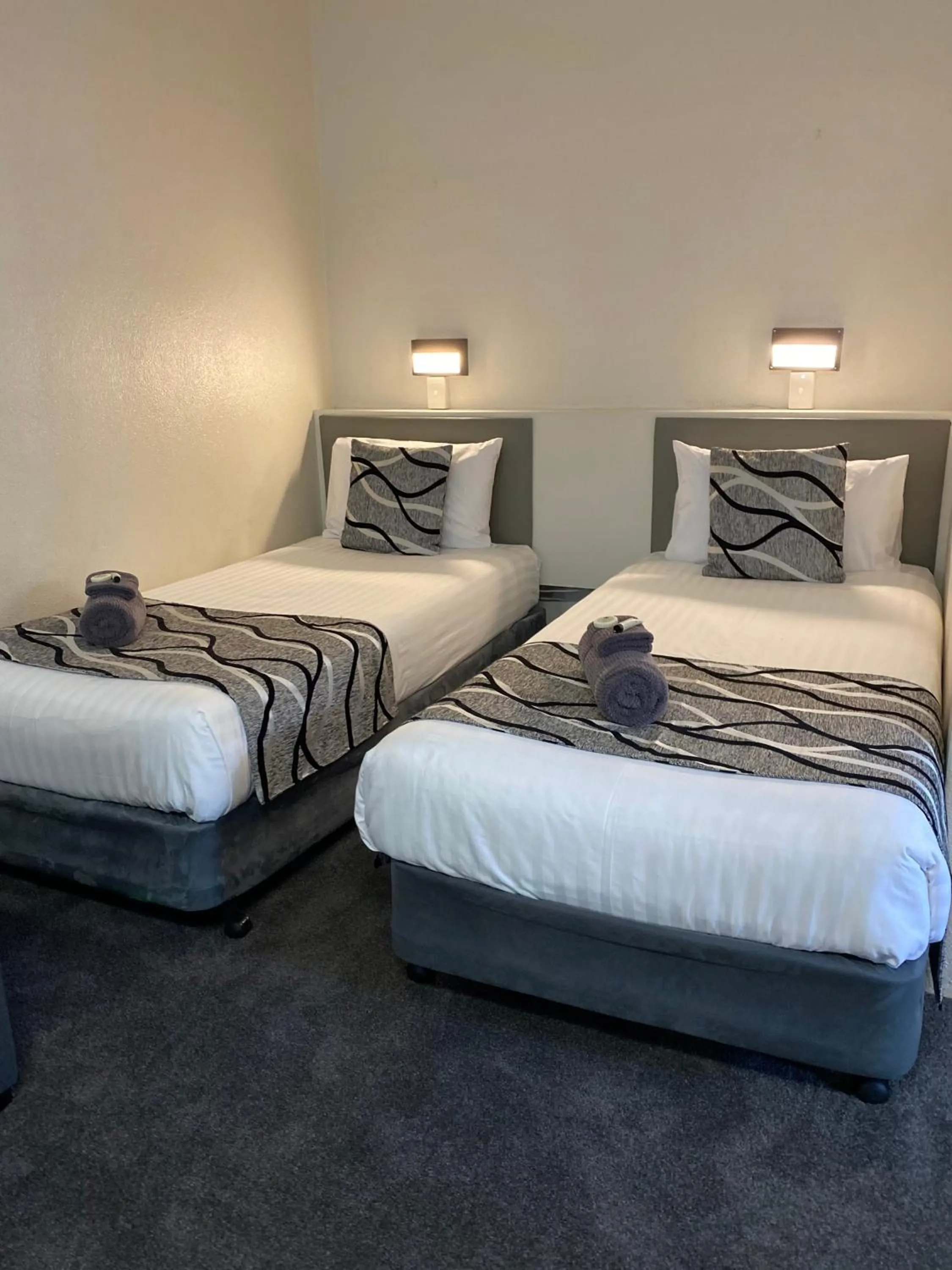 Bed in Inverell Motel