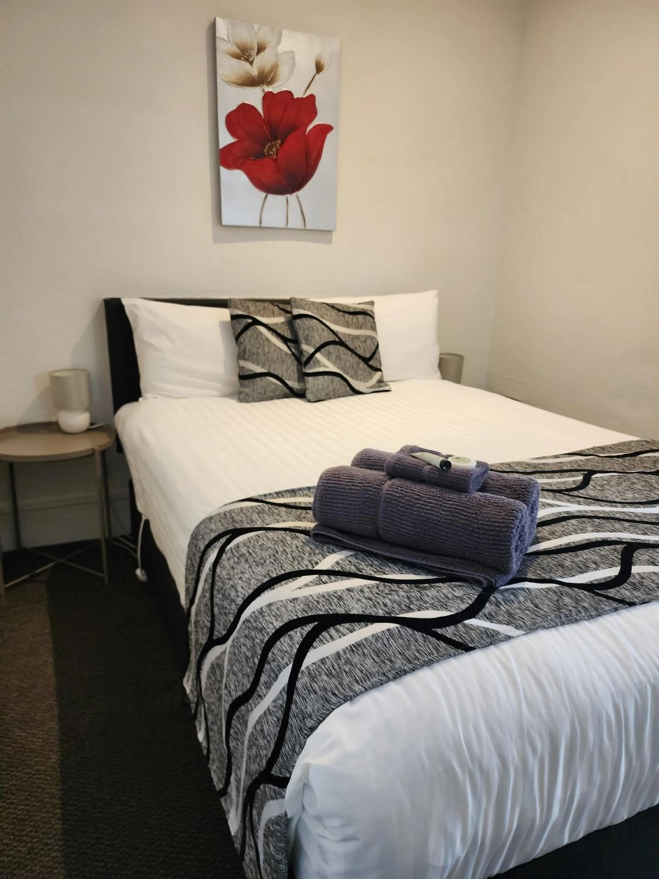 Bed in Inverell Motel