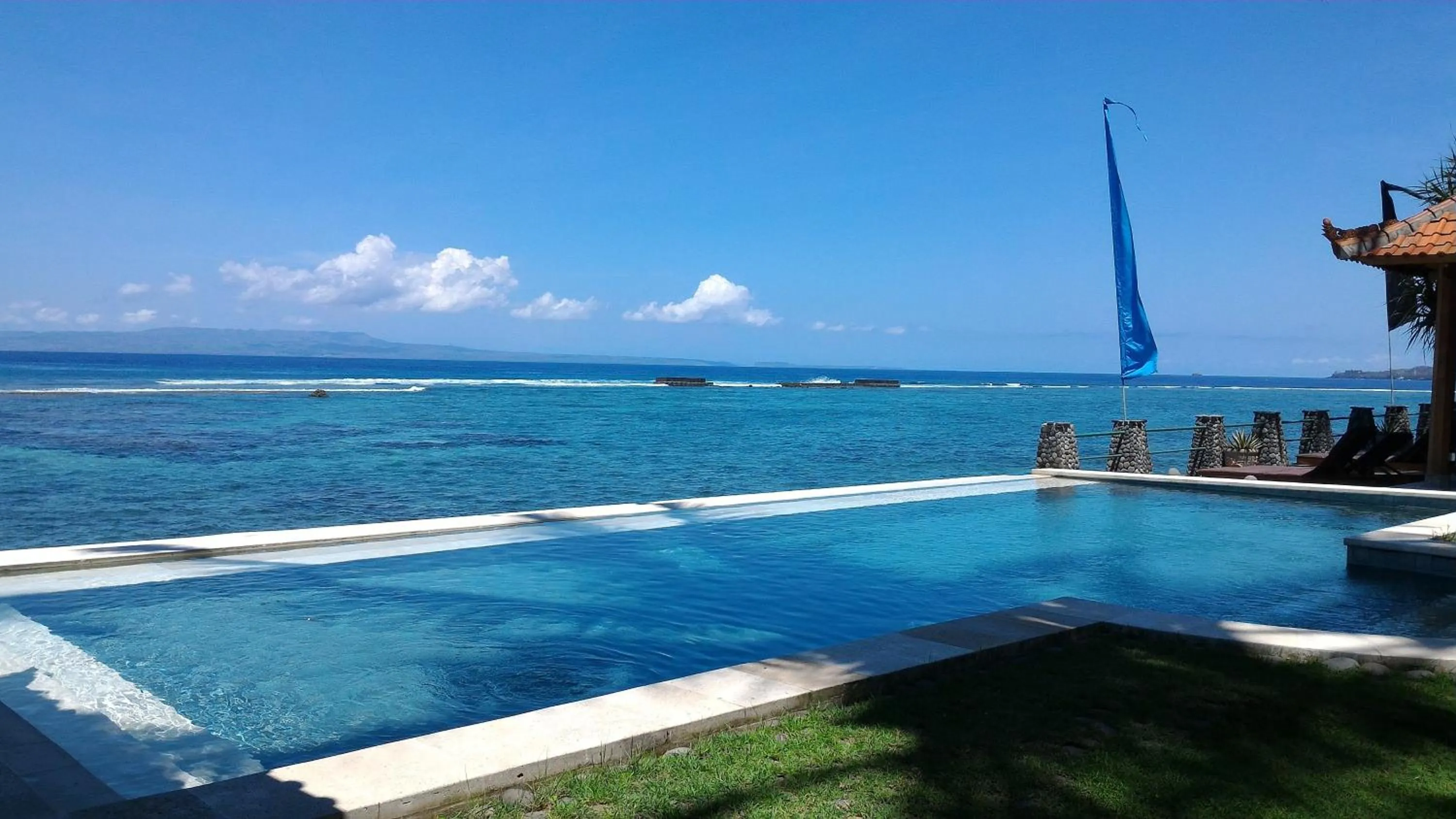 Swimming pool in Amarta Beach Cottages