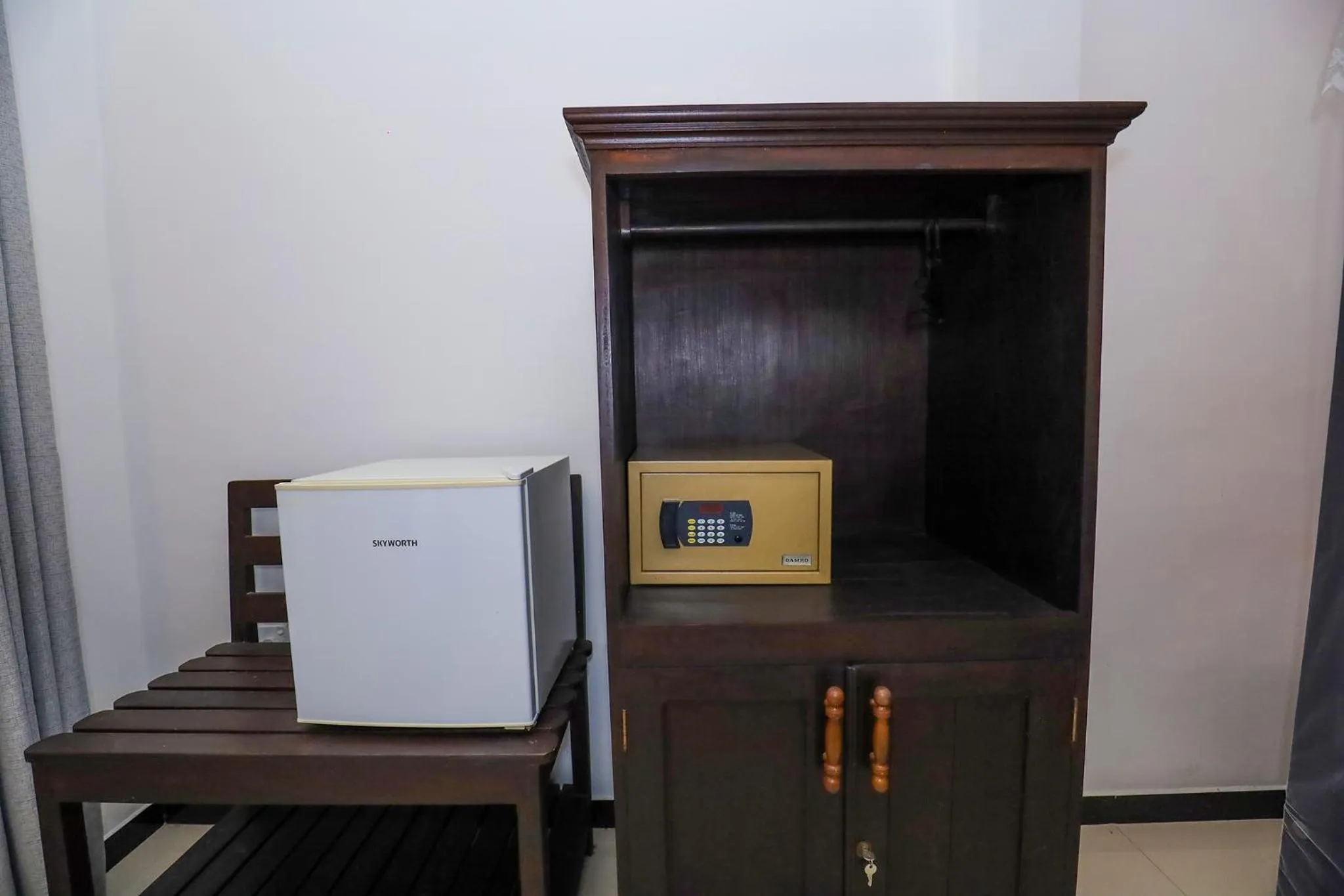 safe in Tinara River Inn, Weligama