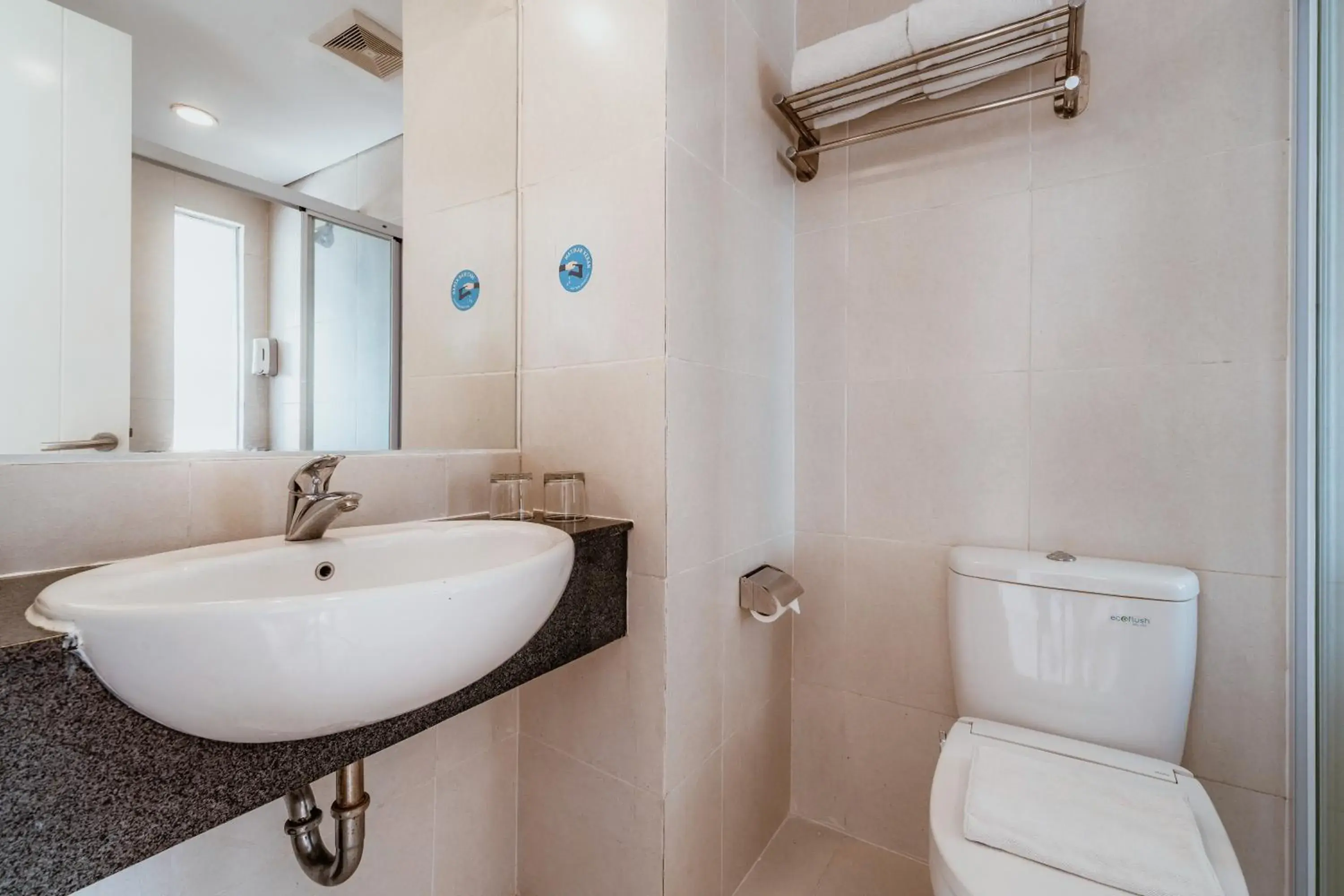 Bathroom in Ascent Premiere Hotel and Convention Bathroom in Ascent Premiere Hotel and Convention