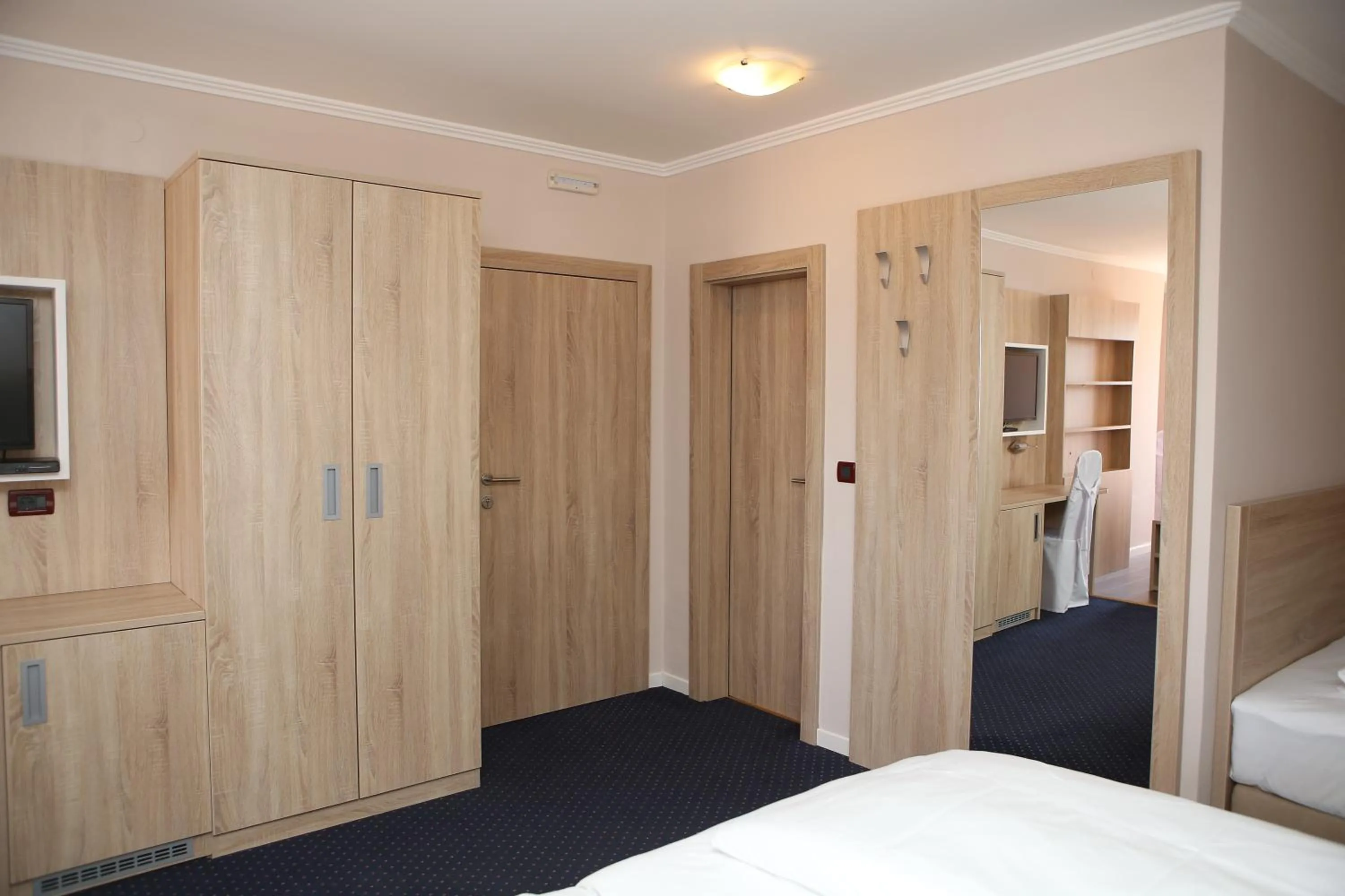 TV and multimedia, Bed in Hotel Ana