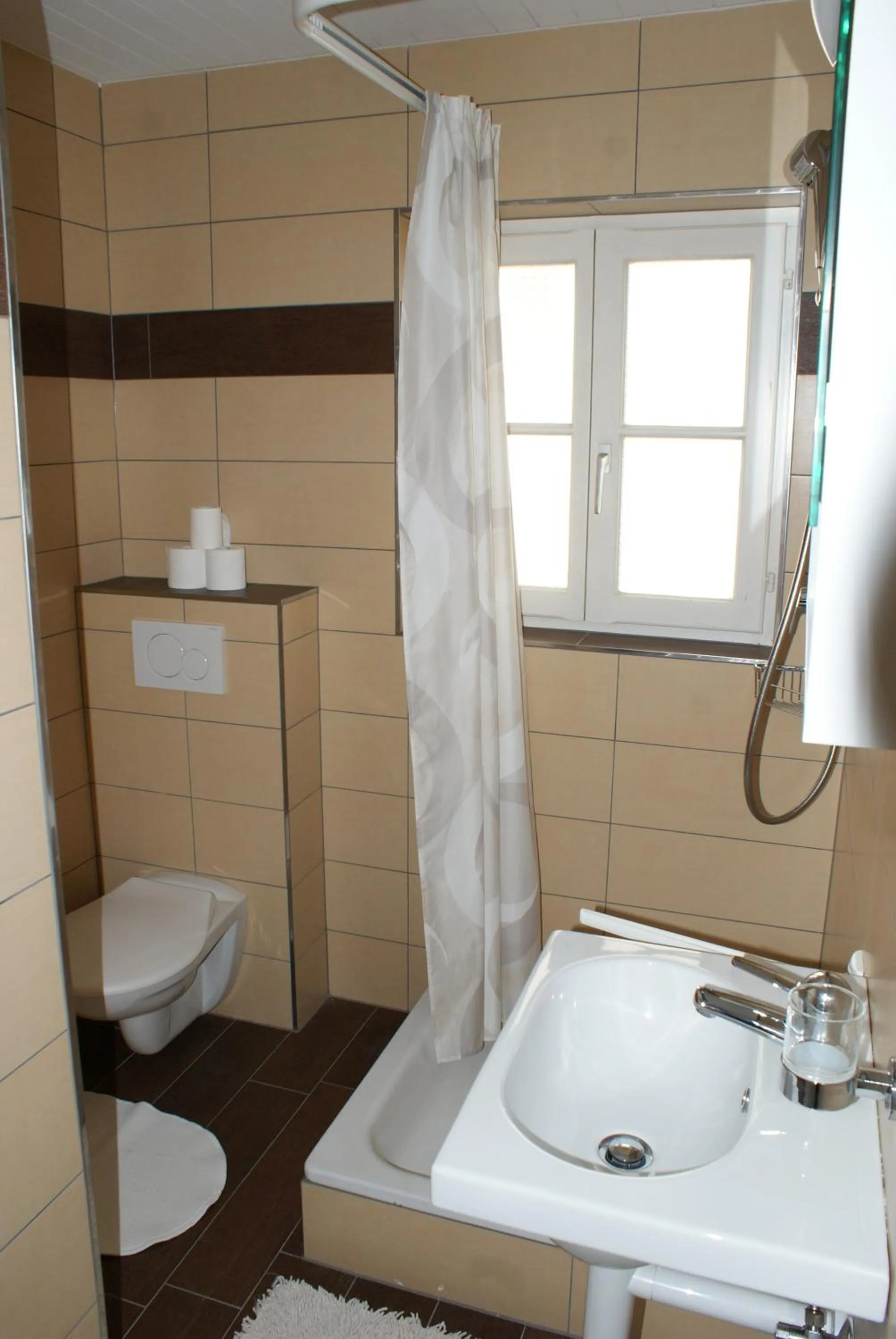 Shower in Kränzlin Hotel