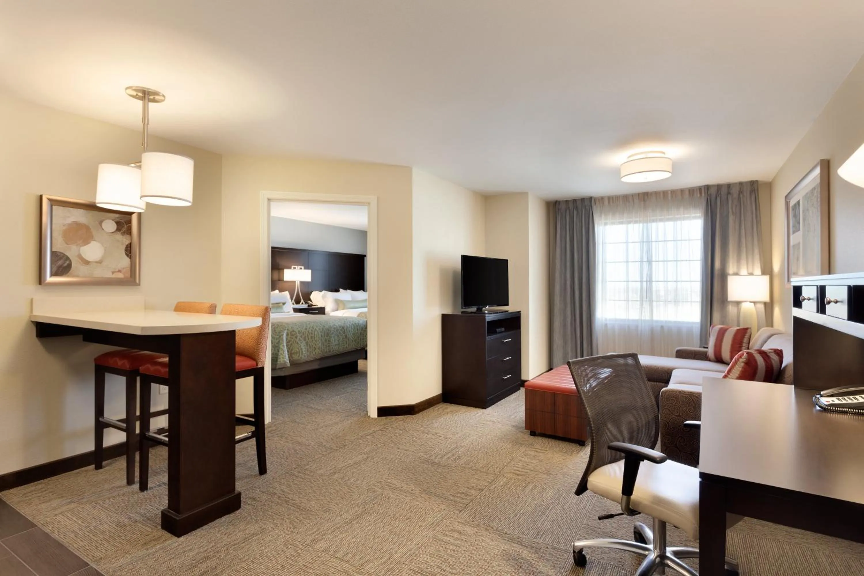 Photo of the whole room, Bed in Staybridge Suites Midland by IHG