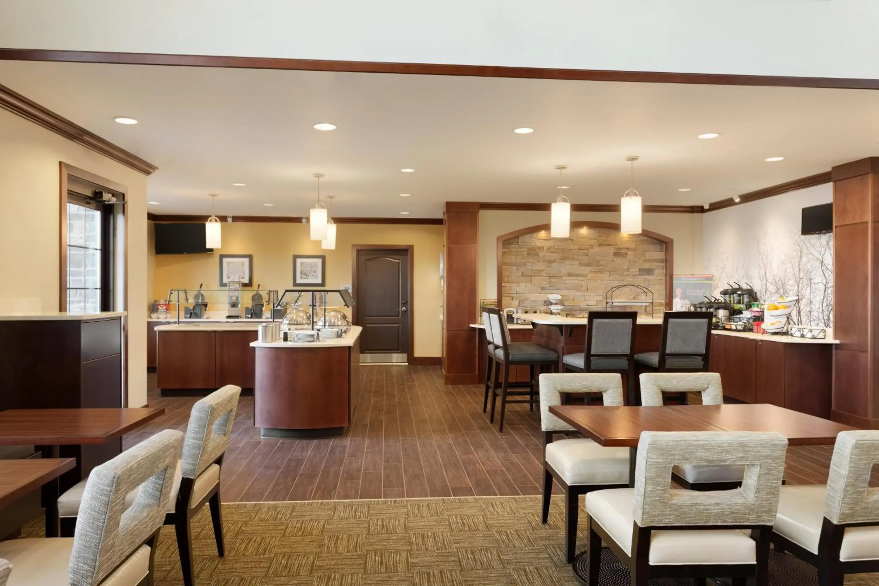 Breakfast in Staybridge Suites Midland by IHG Breakfast in Staybridge Suites Midland by IHG