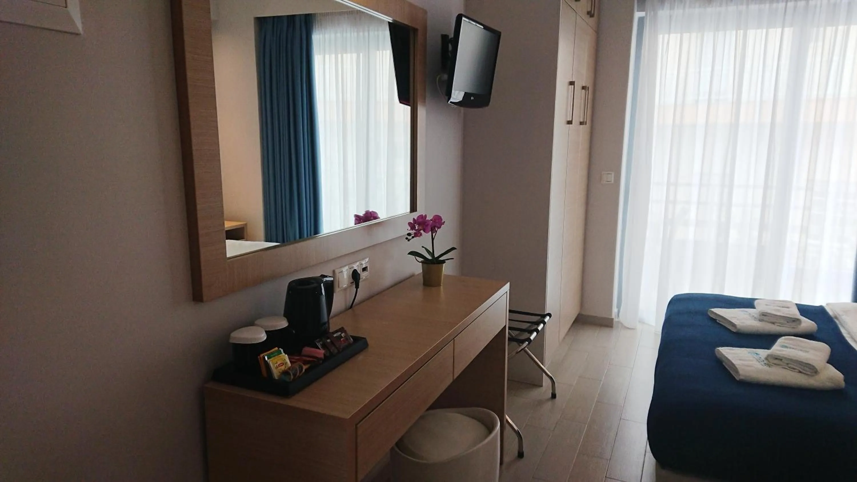 Coffee/tea facilities, Bed in Diolkos Studios