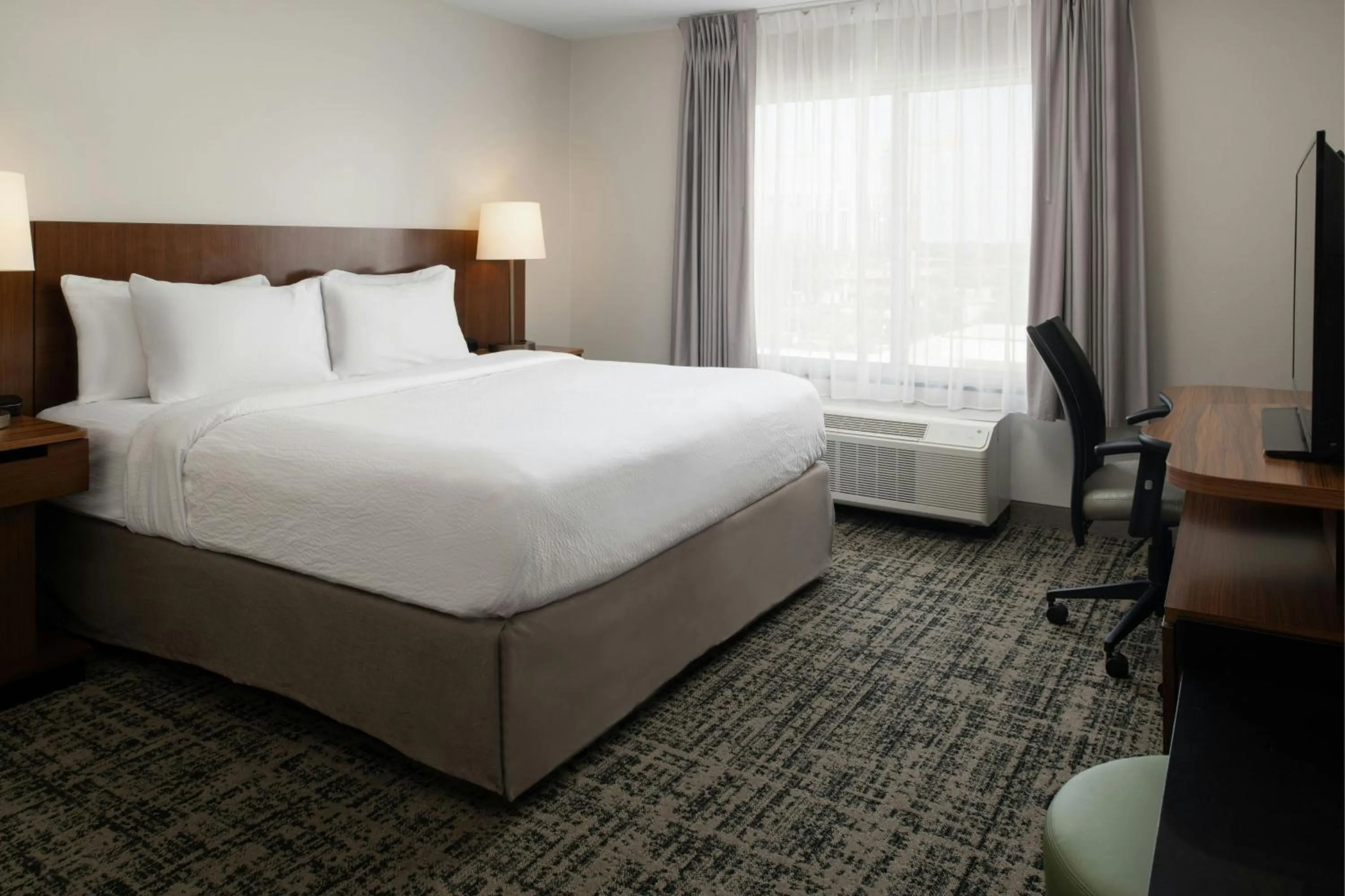 Photo of the whole room, Bed in Fairfield Inn & Suites by Marriott Tampa Westshore/Airport