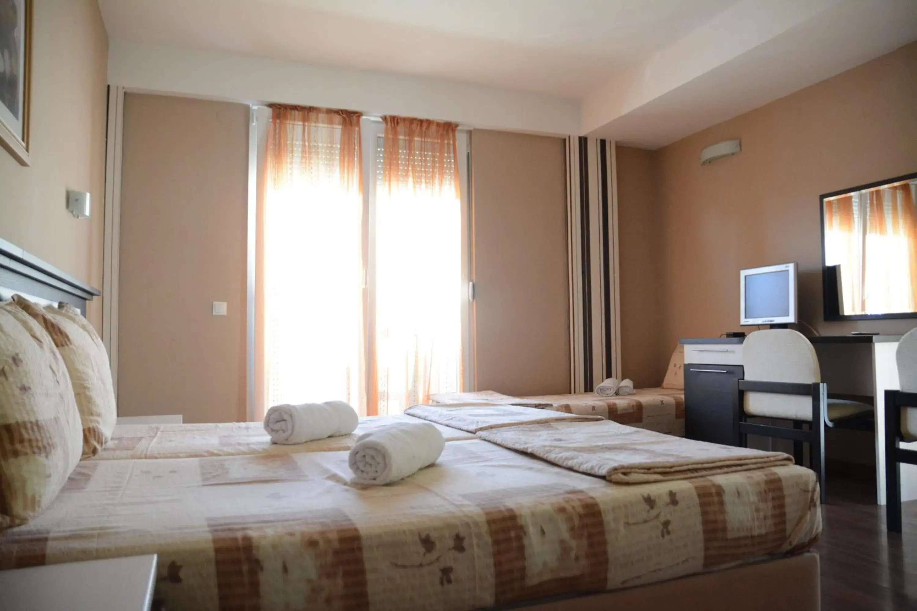 Classic Triple Room in Filand Apartmani Classic Triple Room in Filand Apartmani