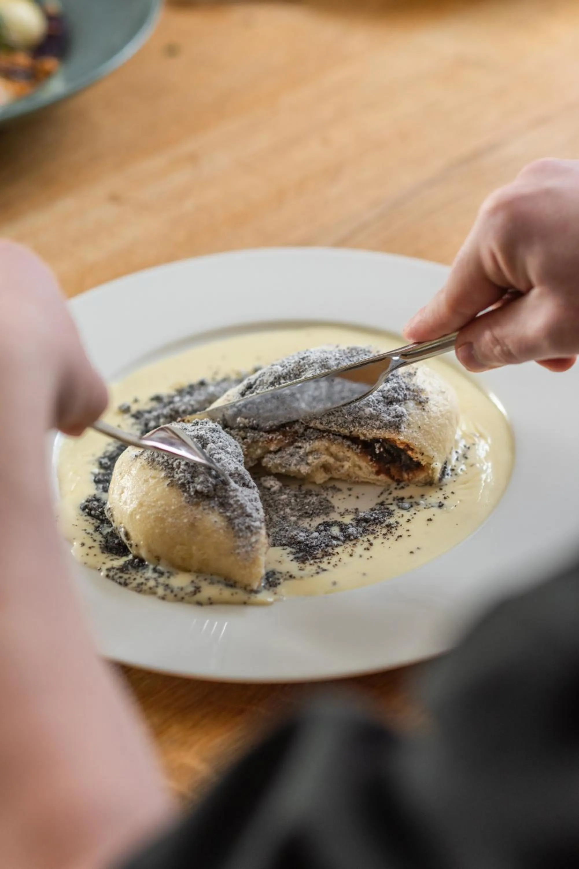 Restaurant/places to eat in Fairhotel