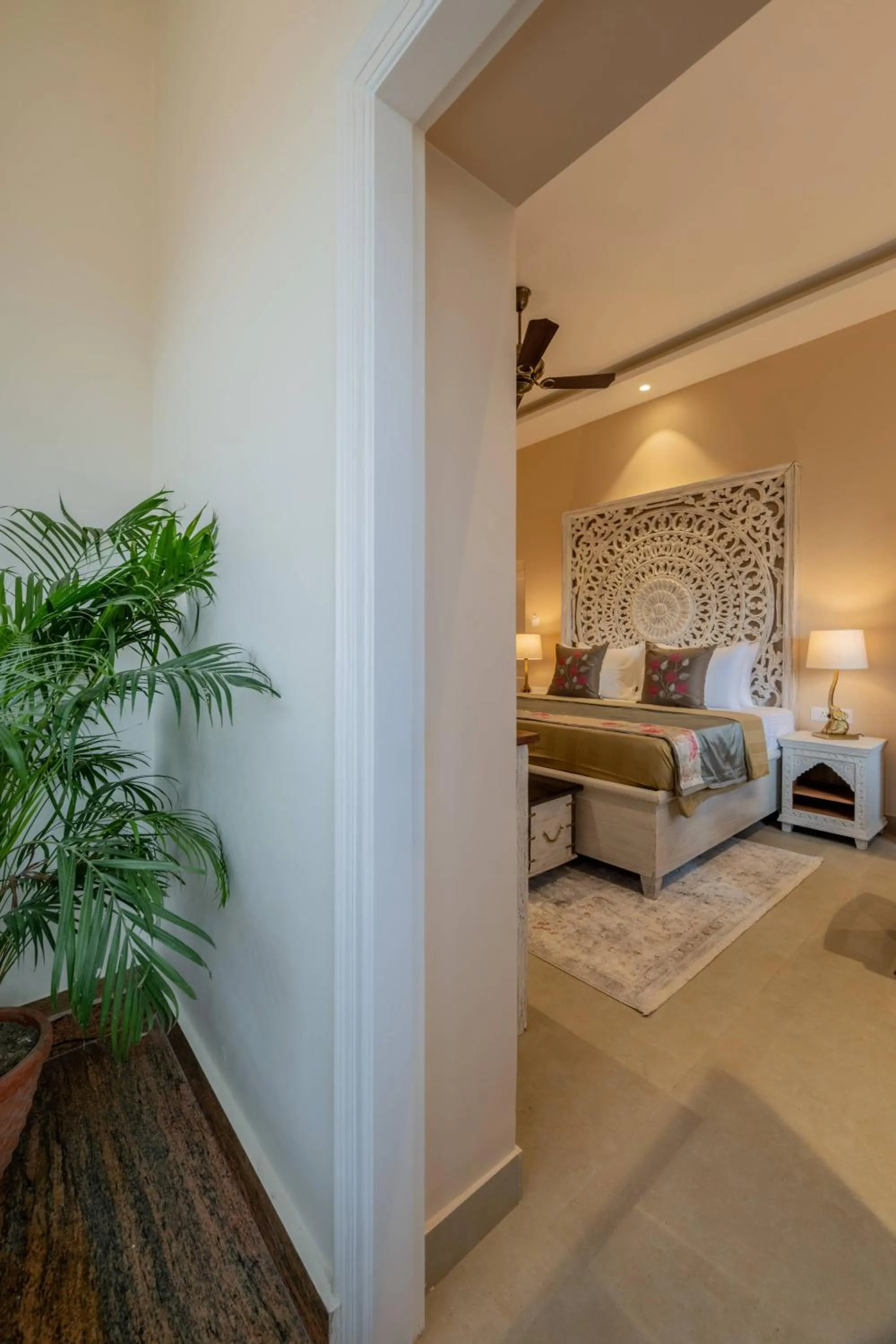 Bed in juSTa Luxe Kashi Parampara, Varanasi