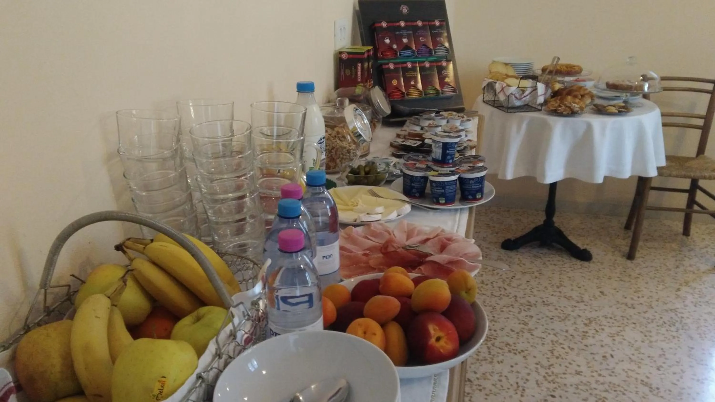 Food and drinks in La Villa degli Orti