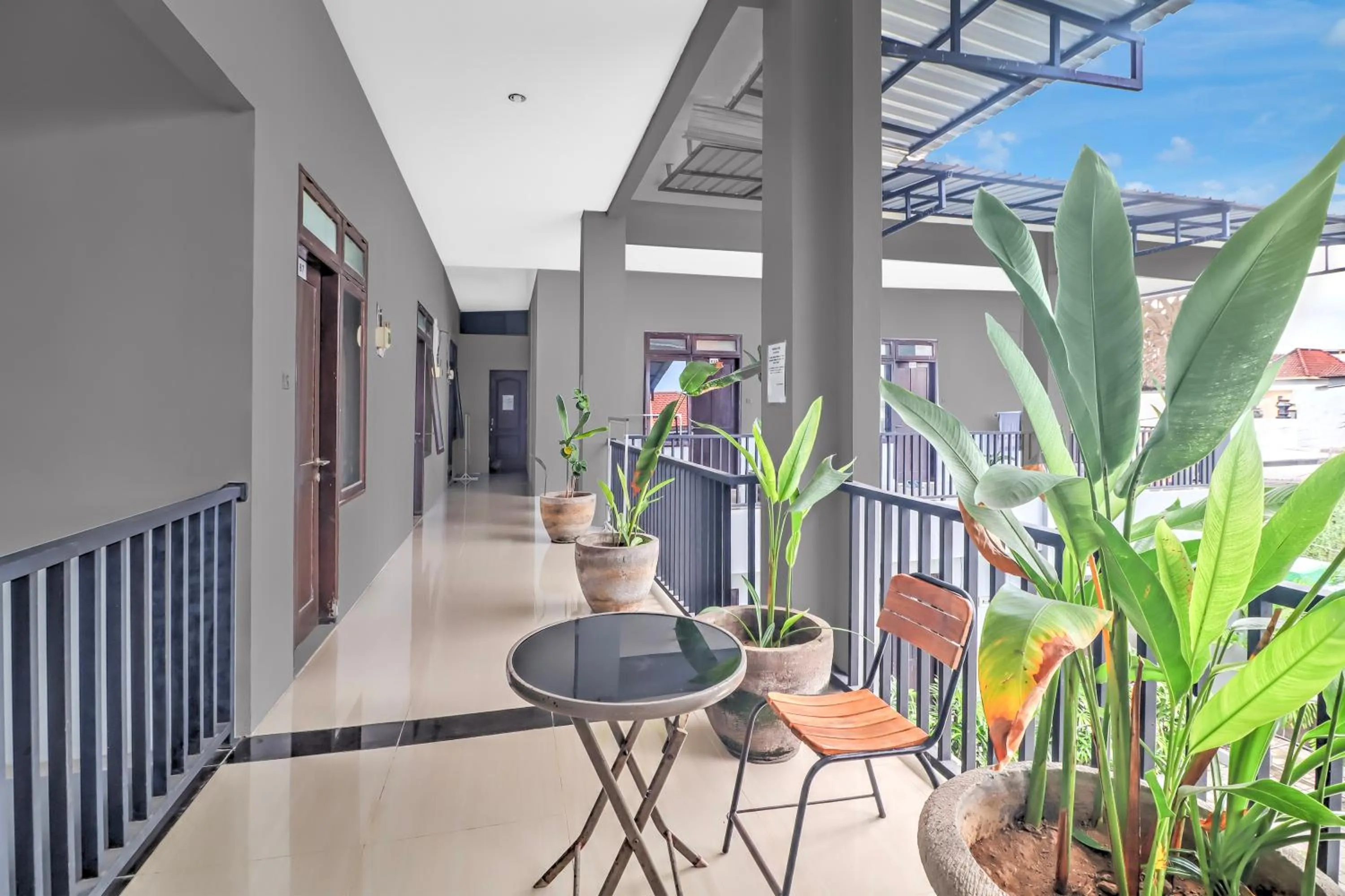 Lobby or reception in Hotel O near Trans Studio Theme Park formerly Cyloam Residence