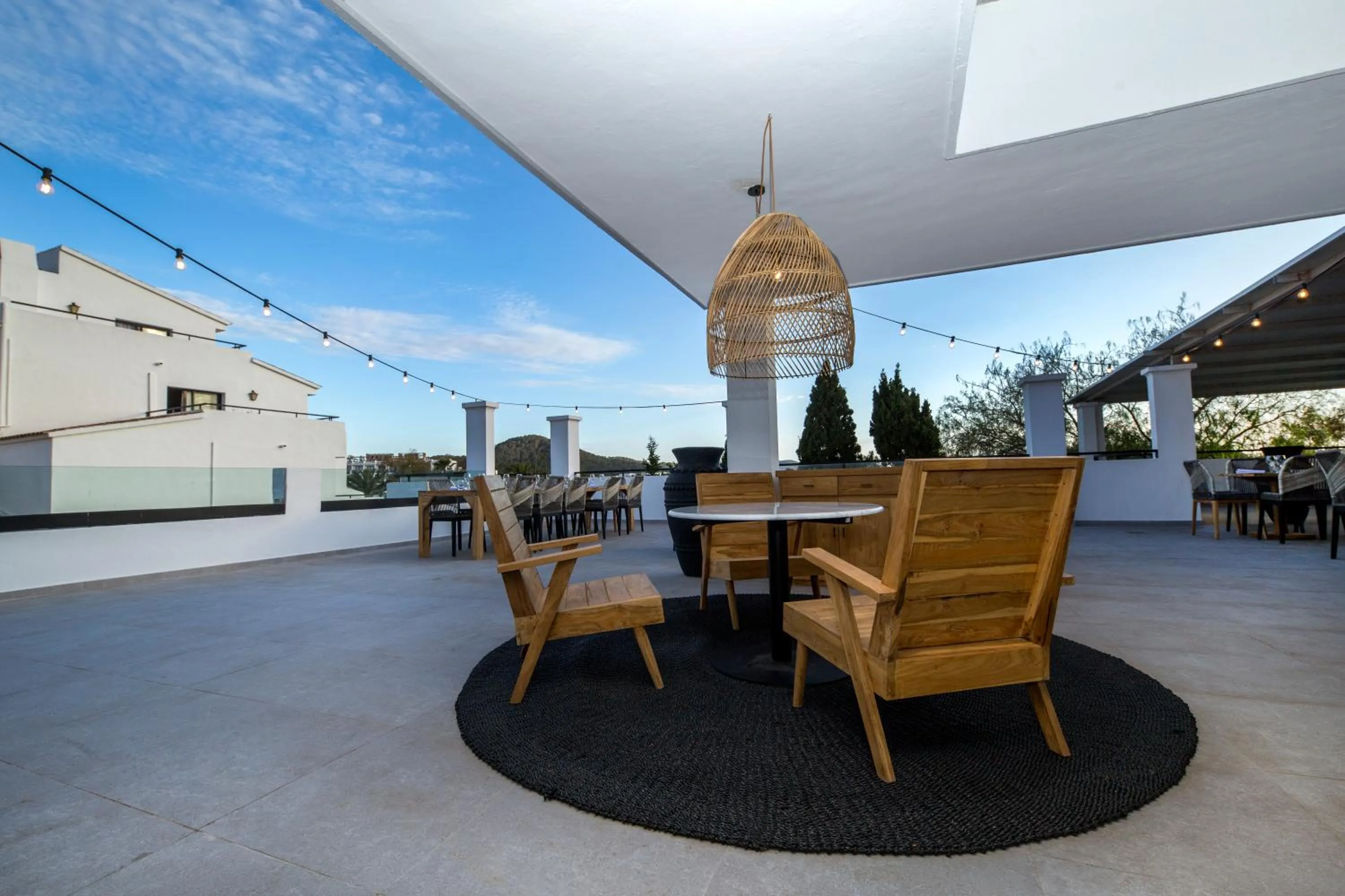 Restaurant/places to eat in FERGUS Style Bahamas