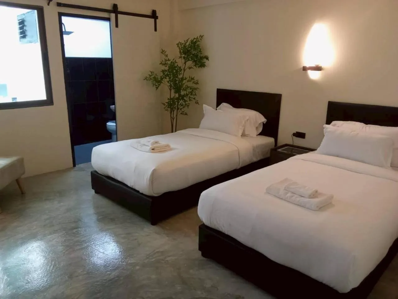 Deluxe Twin Room in VS Beach Front