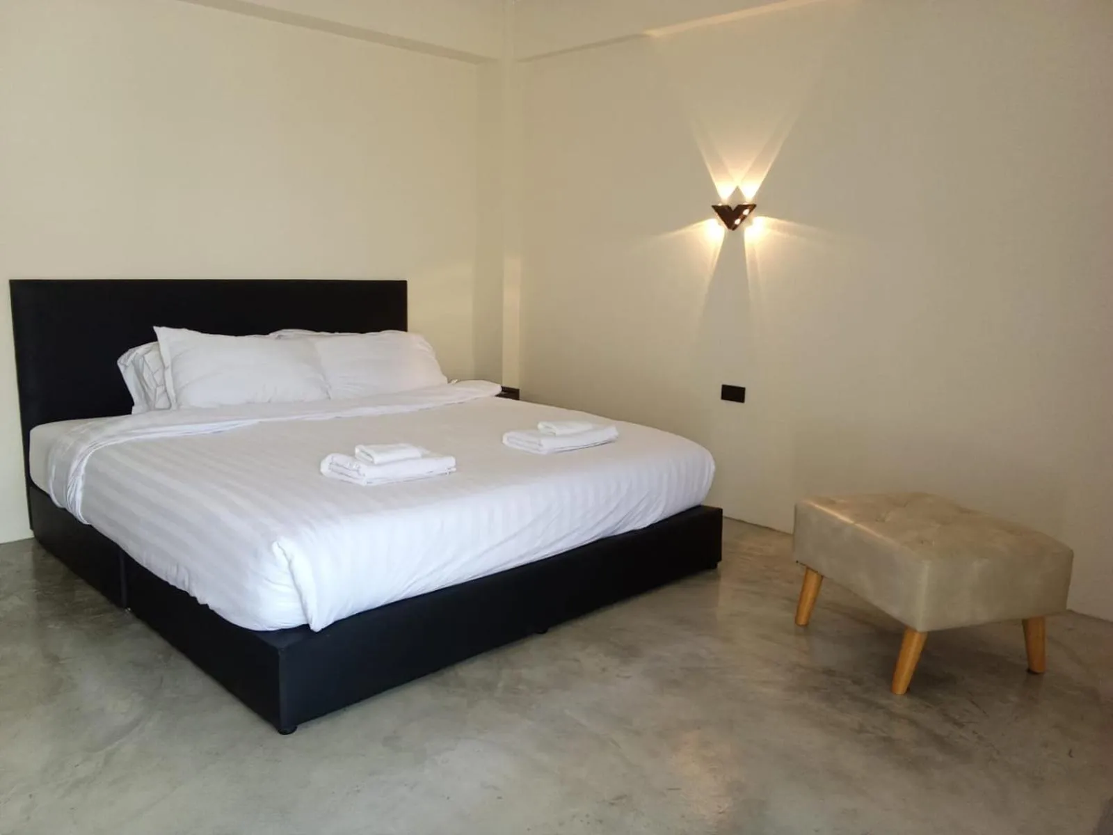 Deluxe King Room in VS Beach Front