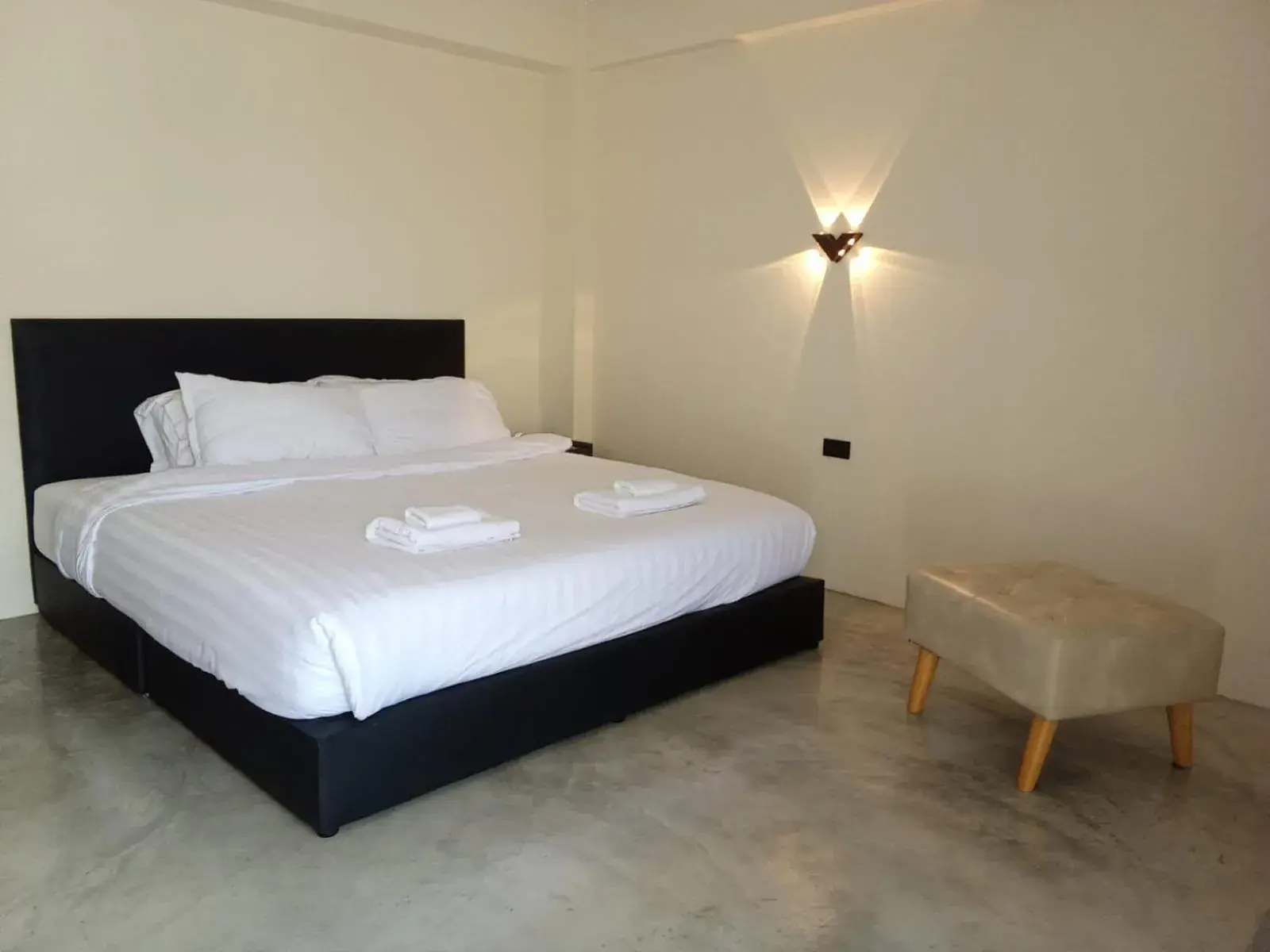 Deluxe King Room in VS Beach Front Deluxe King Room in VS Beach Front