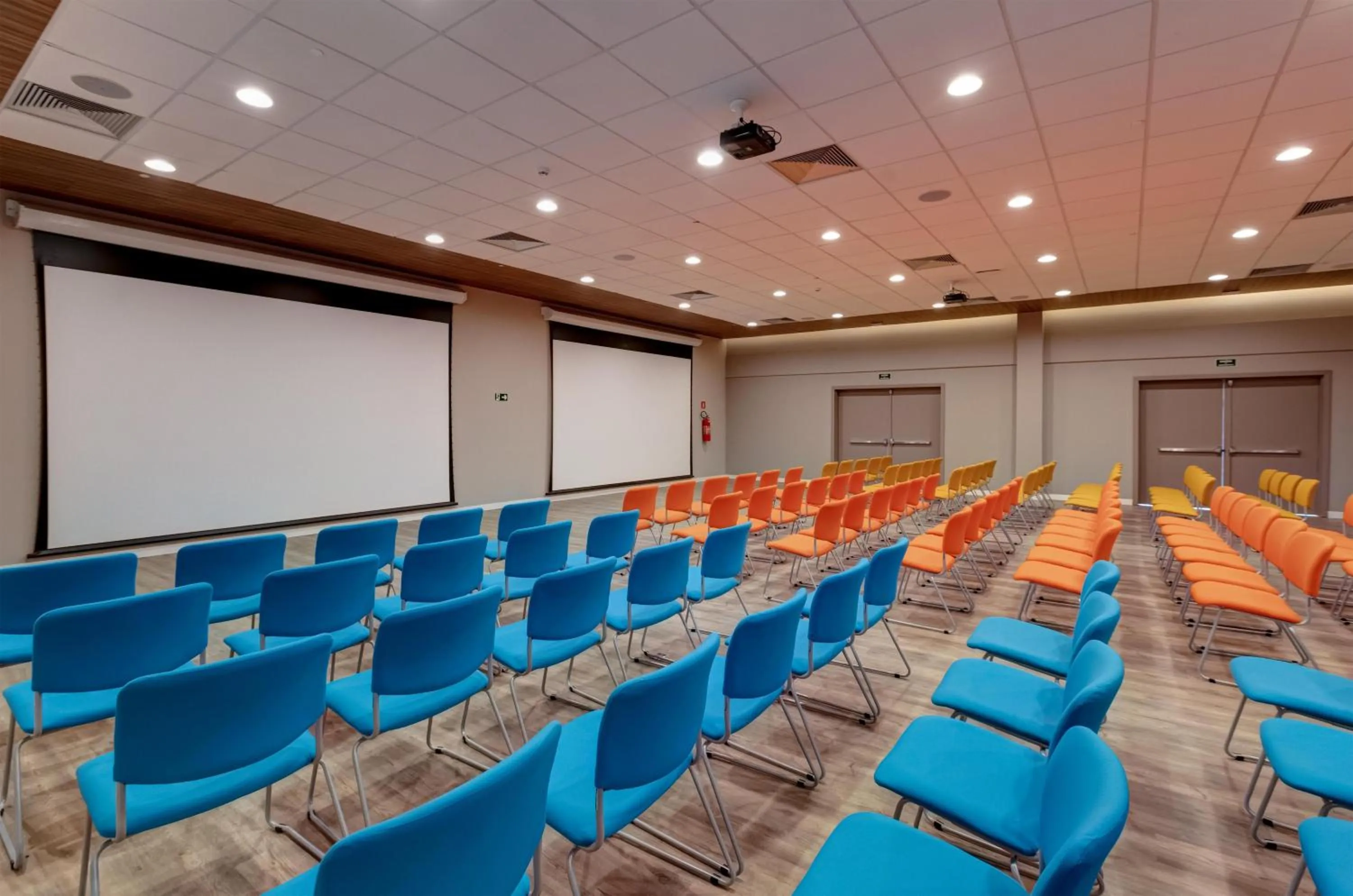 Meeting/conference room in Hampton By Hilton Caraguatatuba Serramar