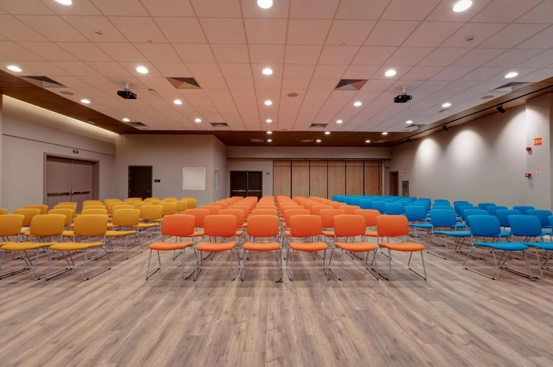 Meeting/conference room in Hampton By Hilton Caraguatatuba Serramar